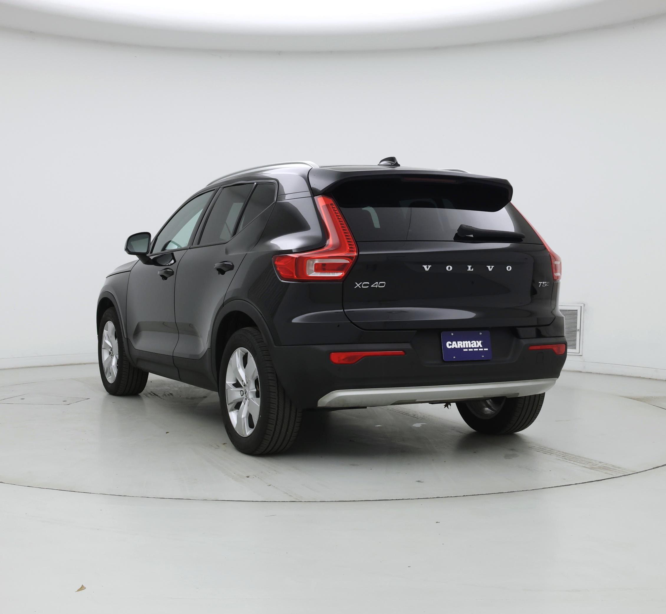 Thumbnail: 2022 Volvo XC40 - 2