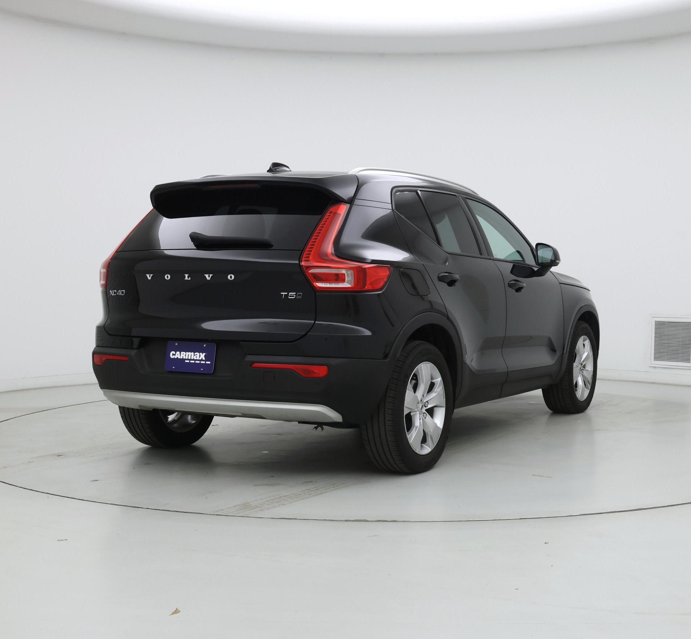 Thumbnail: 2022 Volvo XC40 - 8