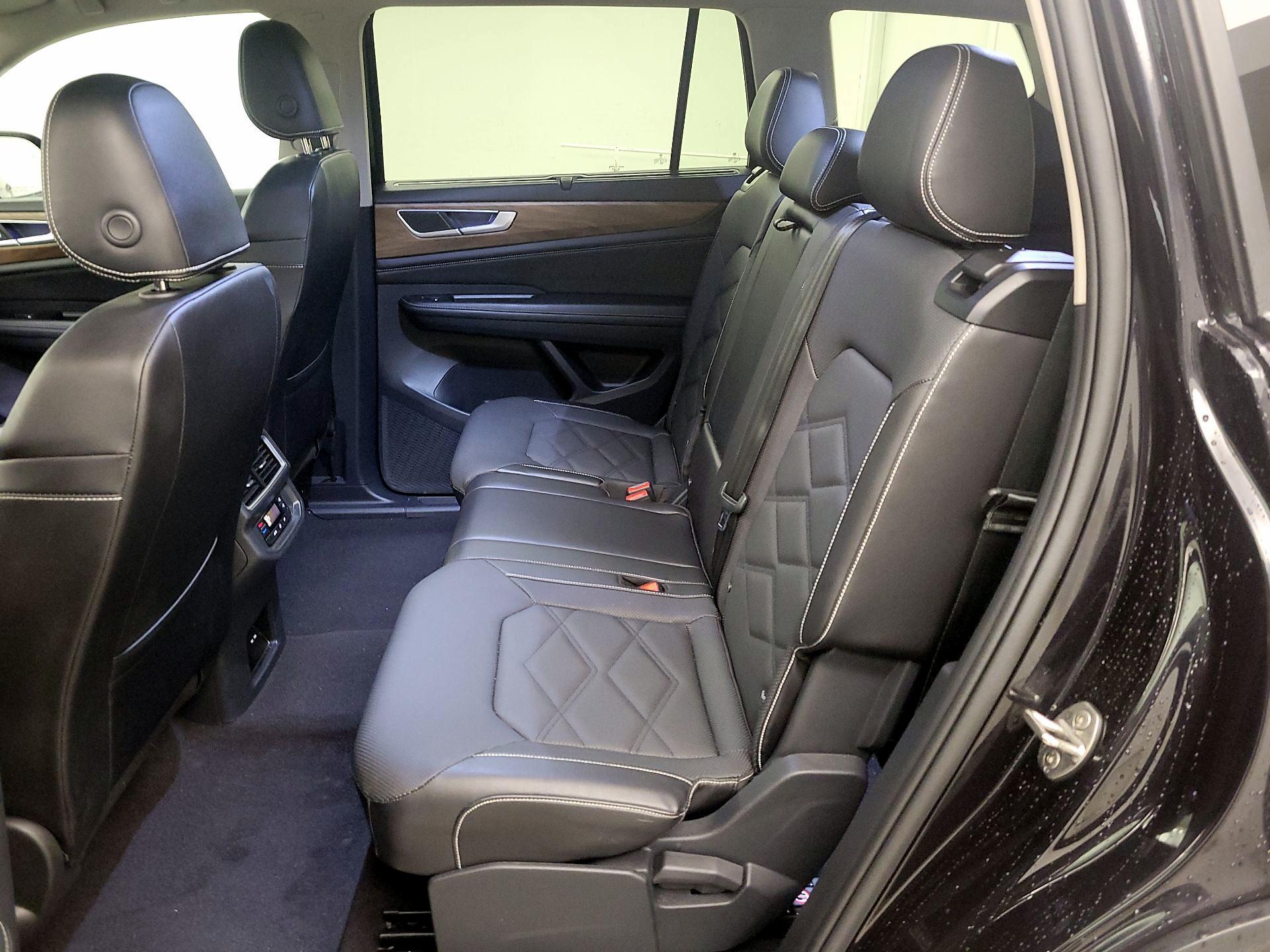 Thumbnail: 2024 Volkswagen Atlas - 19