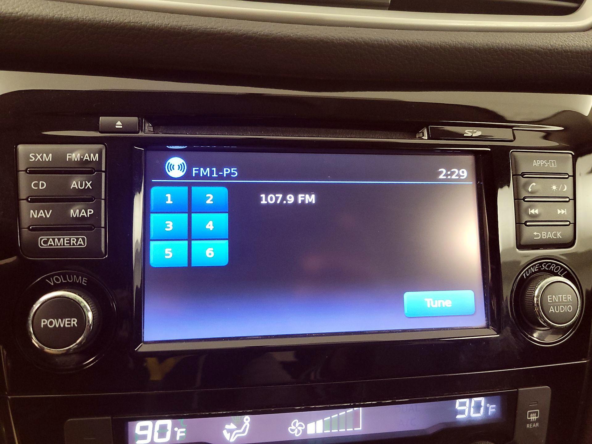 Thumbnail: 2016 Nissan Rogue - 16