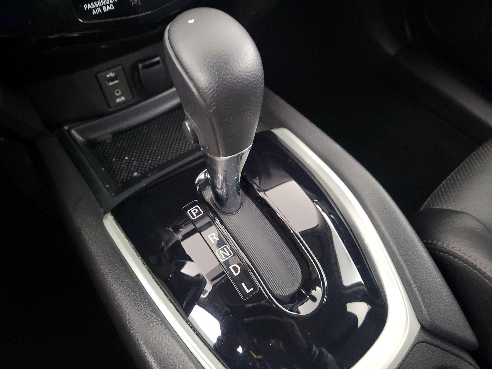 Thumbnail: 2016 Nissan Rogue - 18