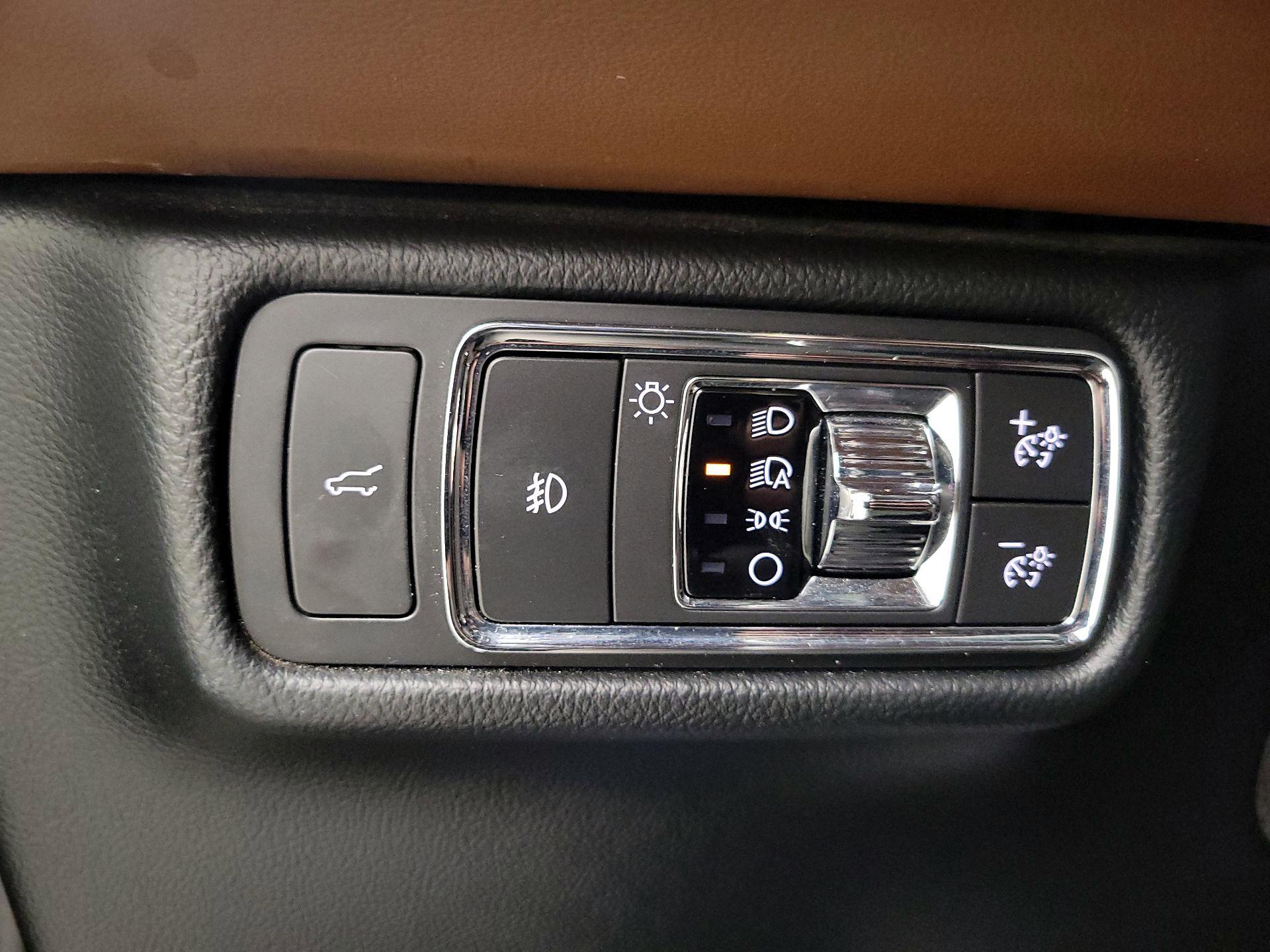 Thumbnail: 2020 Lincoln Aviator - 13