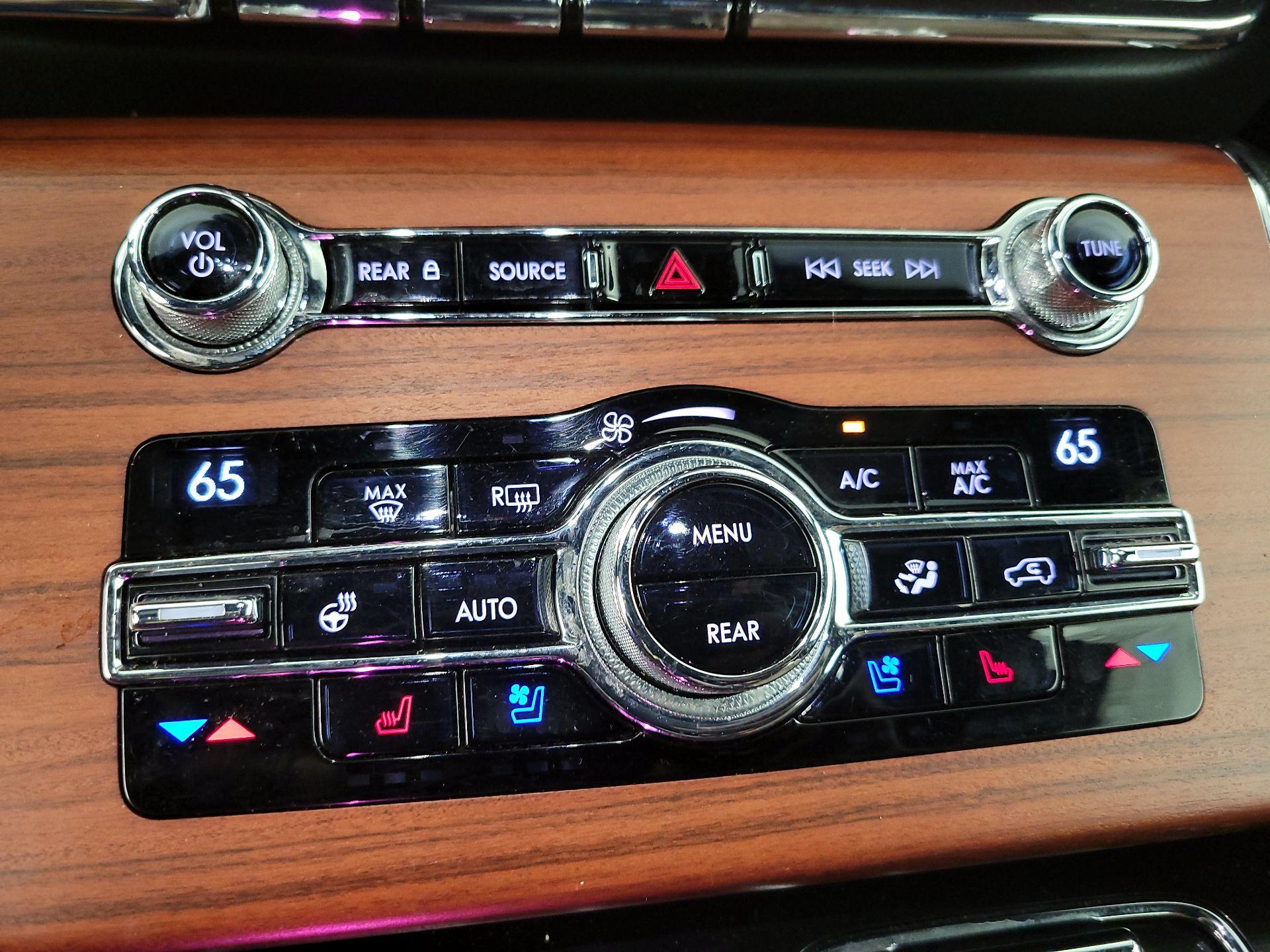 Thumbnail: 2020 Lincoln Aviator - 17