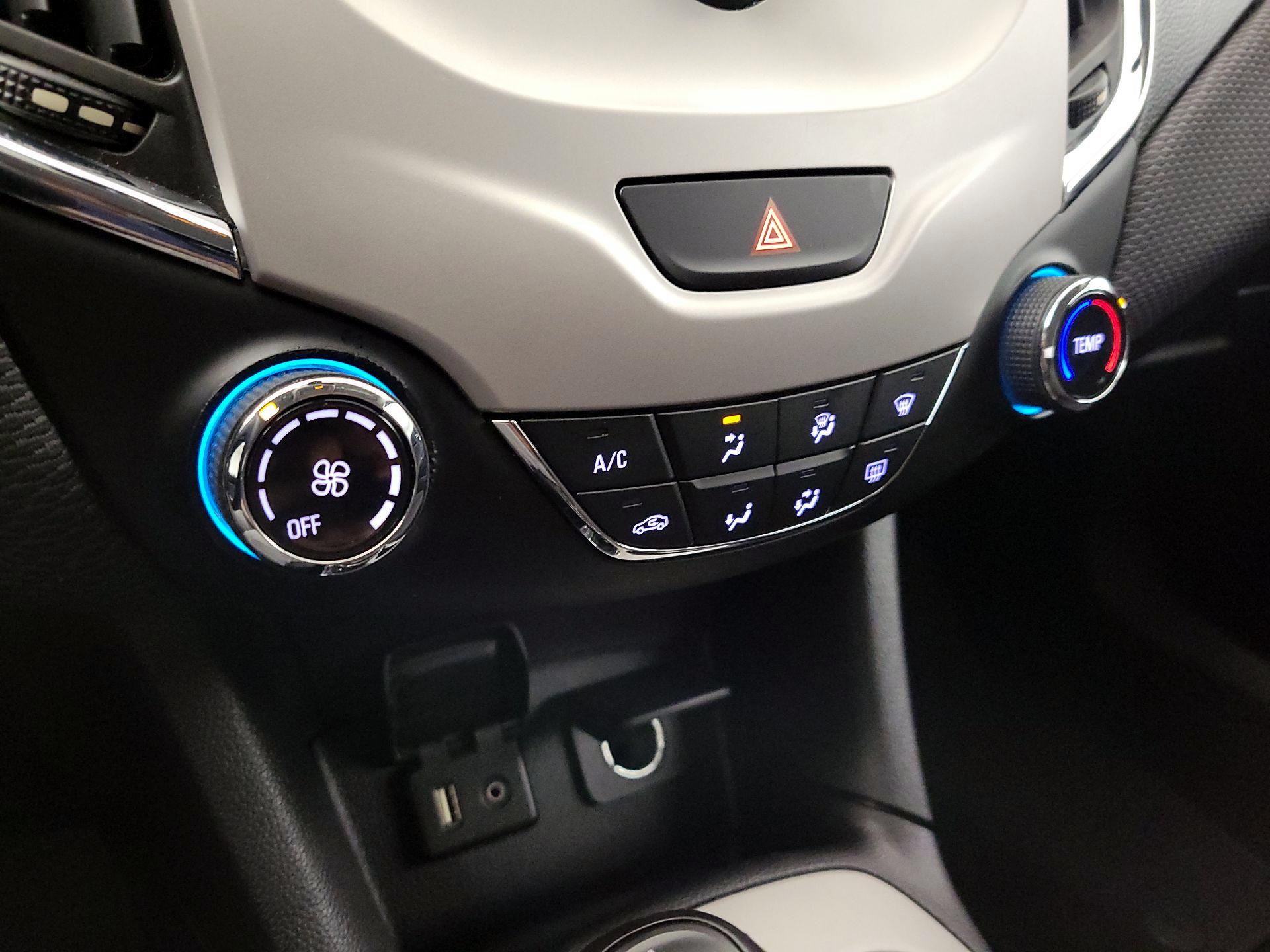 Thumbnail: 2016 Chevrolet Cruze - 16