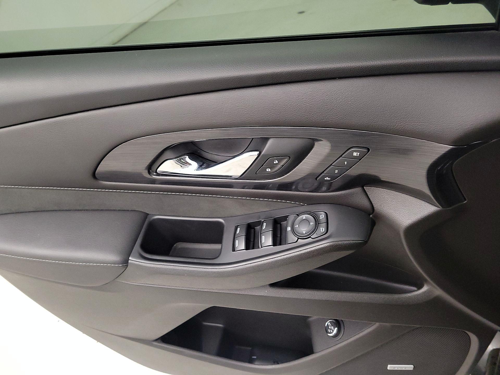 Thumbnail: 2021 Chevrolet Traverse - 12