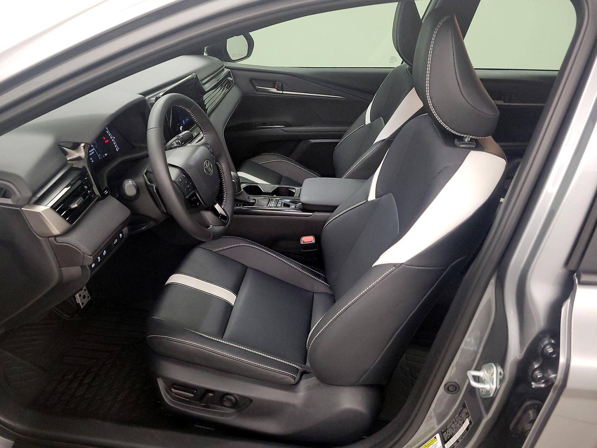 Thumbnail: 2025 Toyota Camry - 11