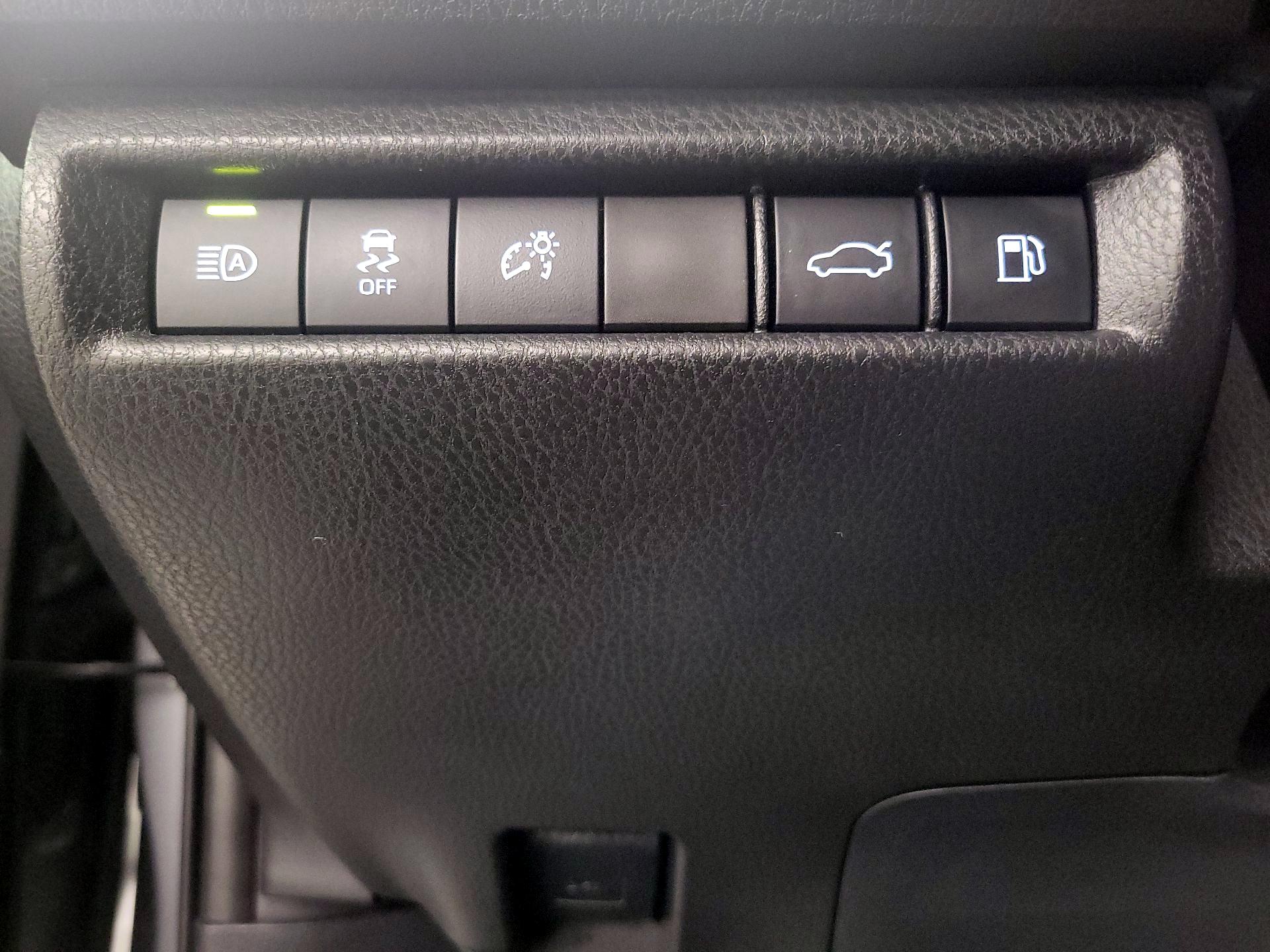 Thumbnail: 2025 Toyota Camry - 13