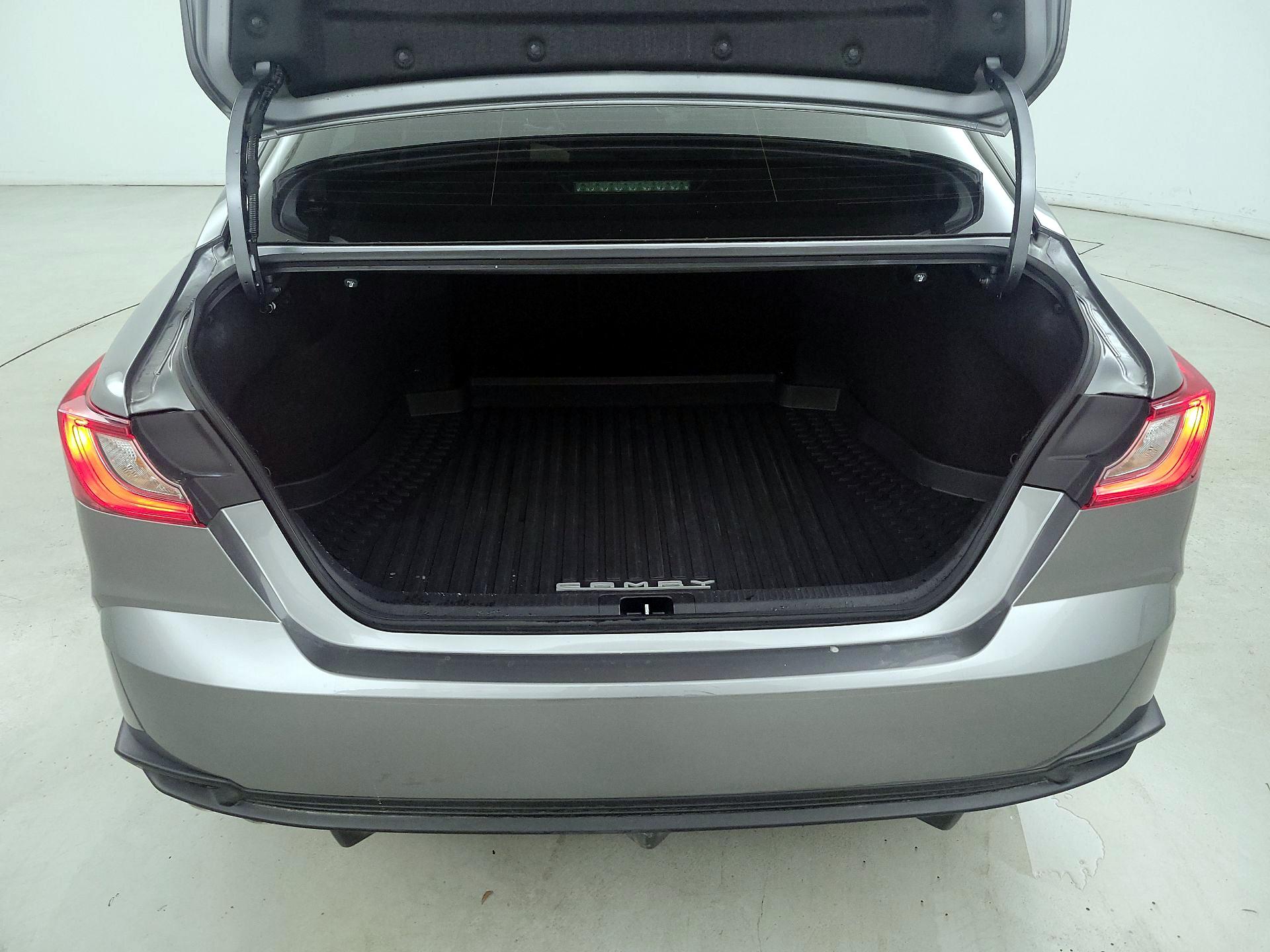 Thumbnail: 2025 Toyota Camry - 20