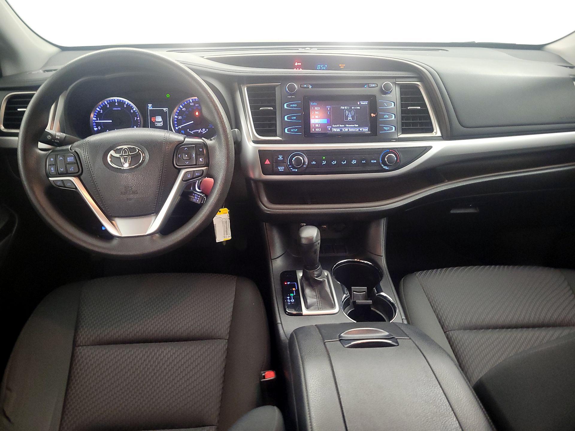 Thumbnail: 2019 Toyota Highlander - 9