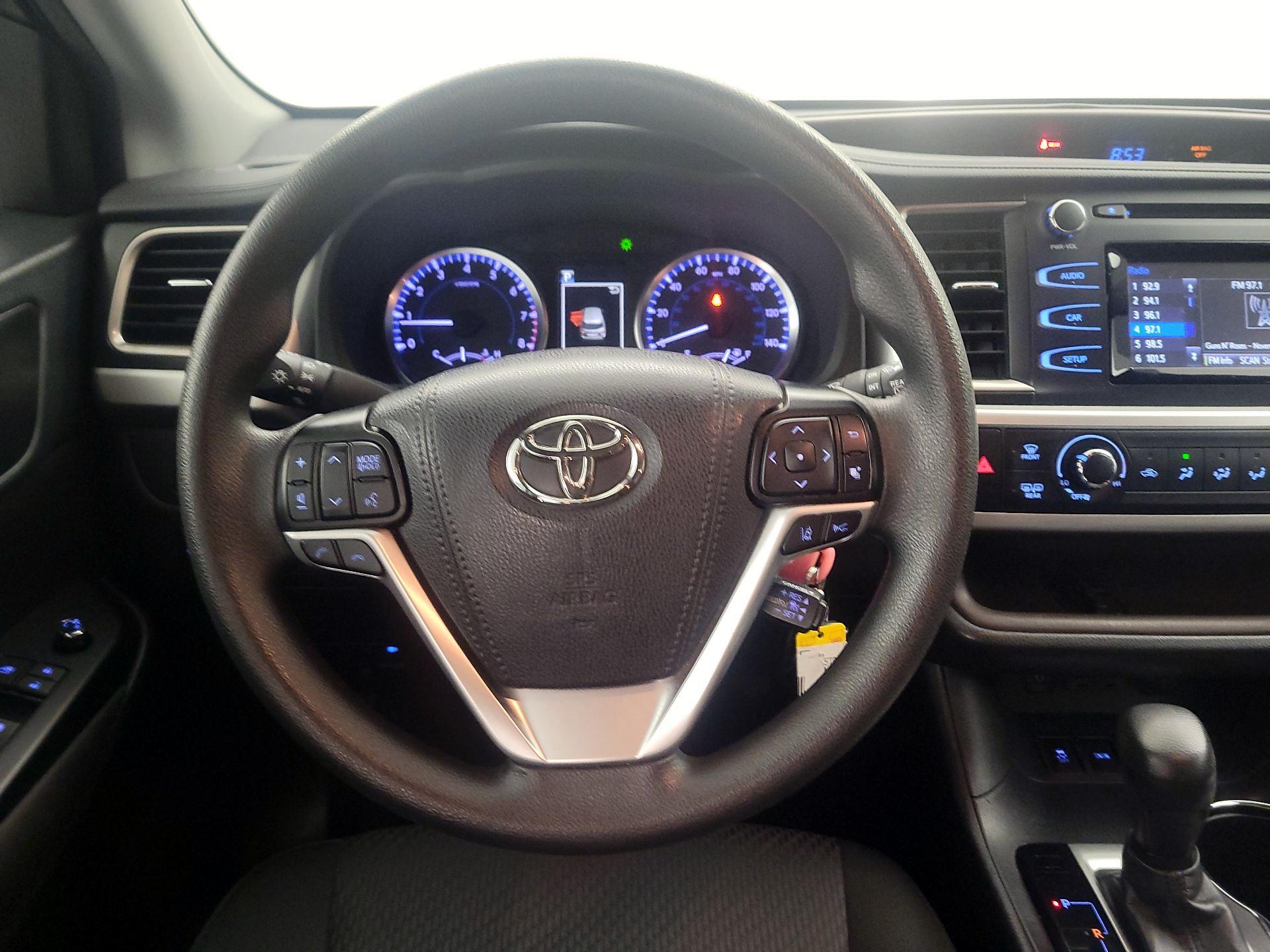 Thumbnail: 2019 Toyota Highlander - 10