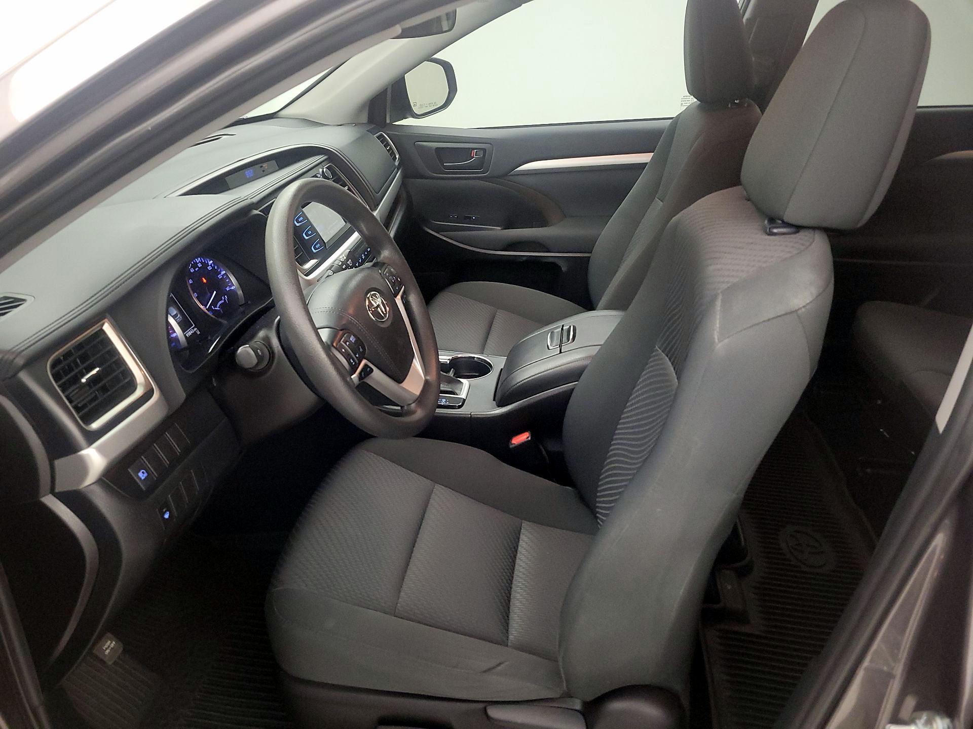 Thumbnail: 2019 Toyota Highlander - 11