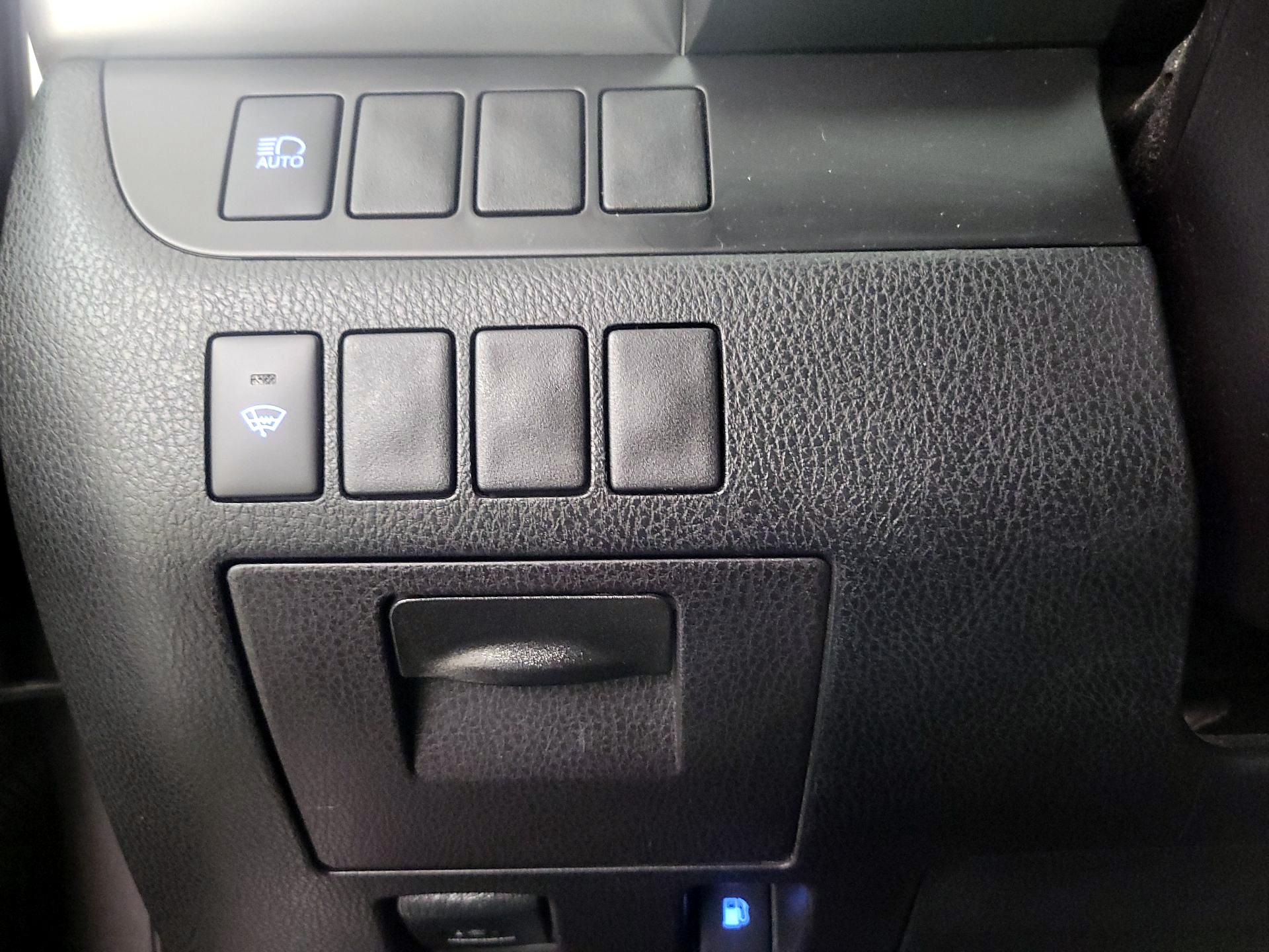 Thumbnail: 2019 Toyota Highlander - 13