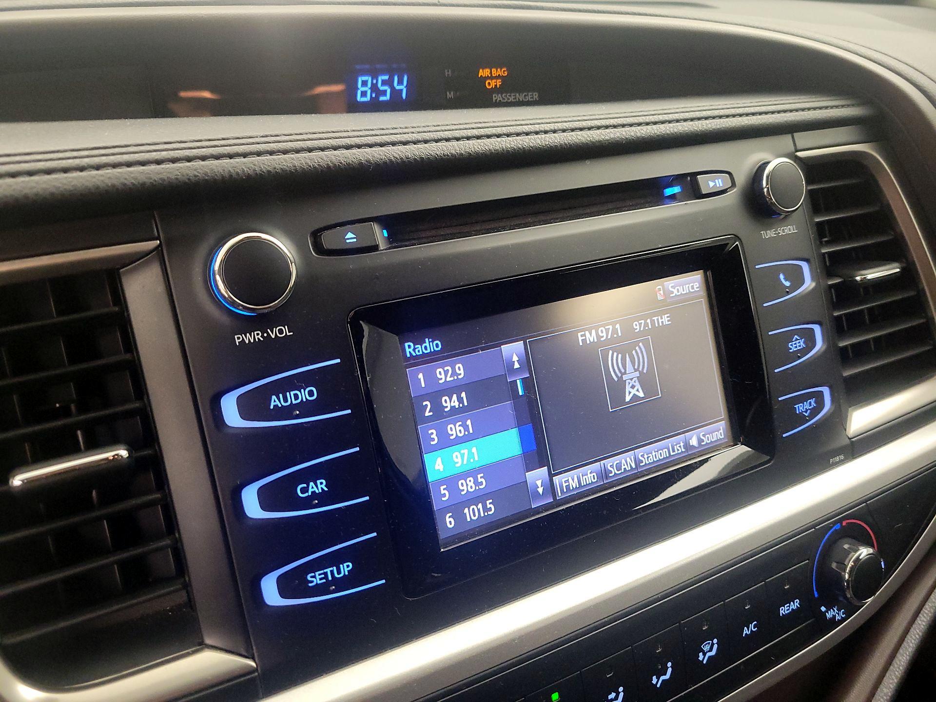 Thumbnail: 2019 Toyota Highlander - 15