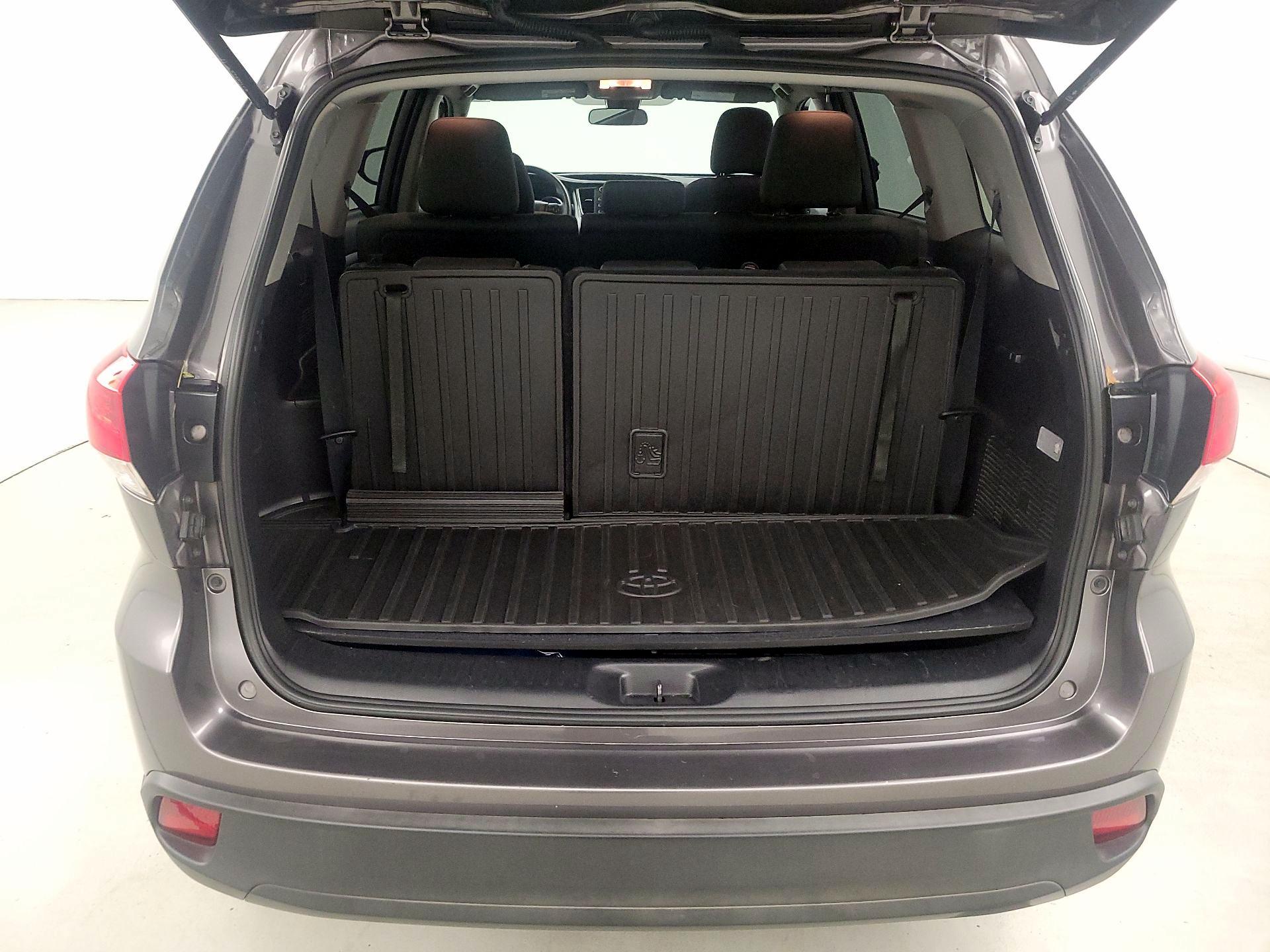 Thumbnail: 2019 Toyota Highlander - 20