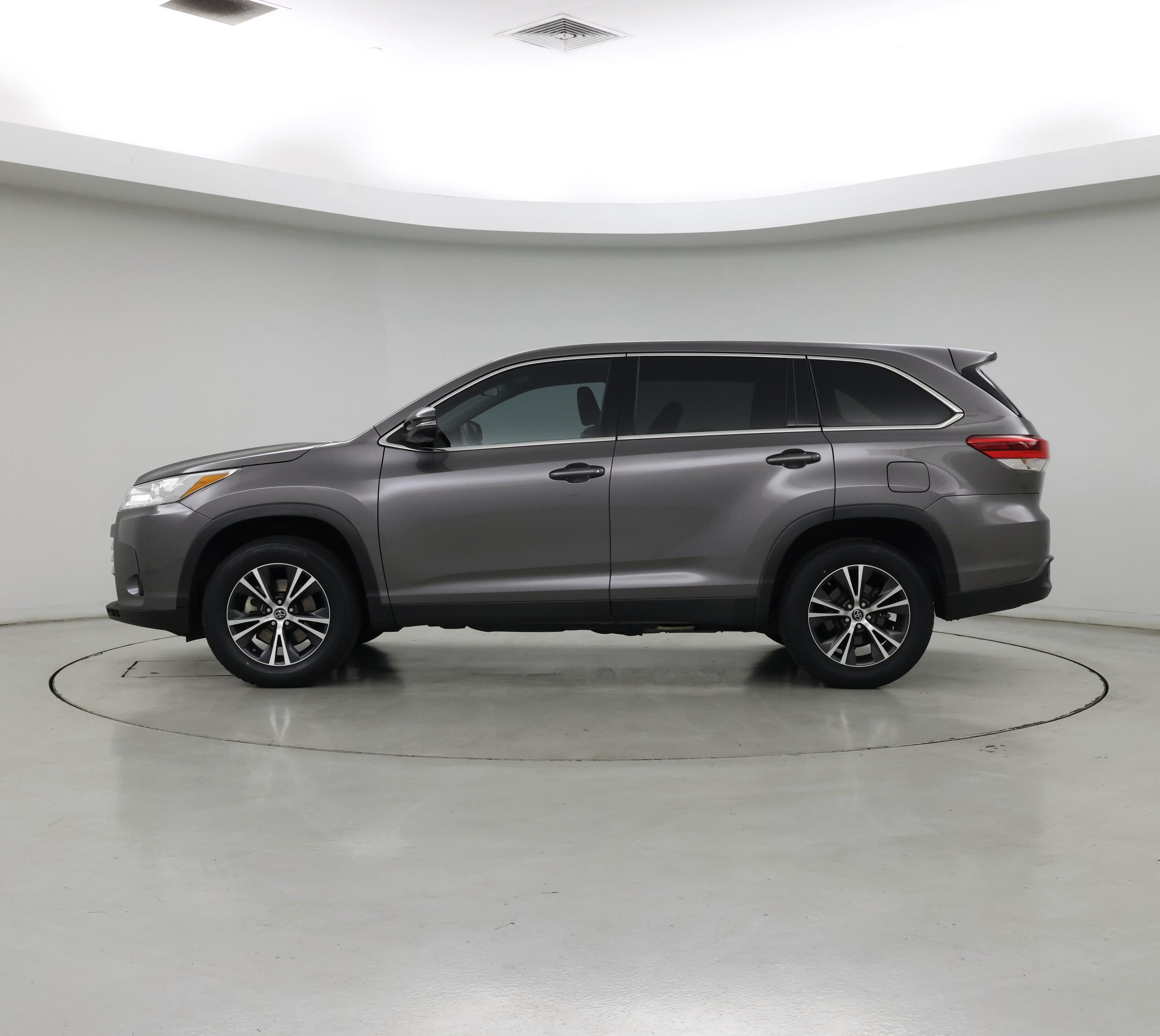Thumbnail: 2019 Toyota Highlander - 3
