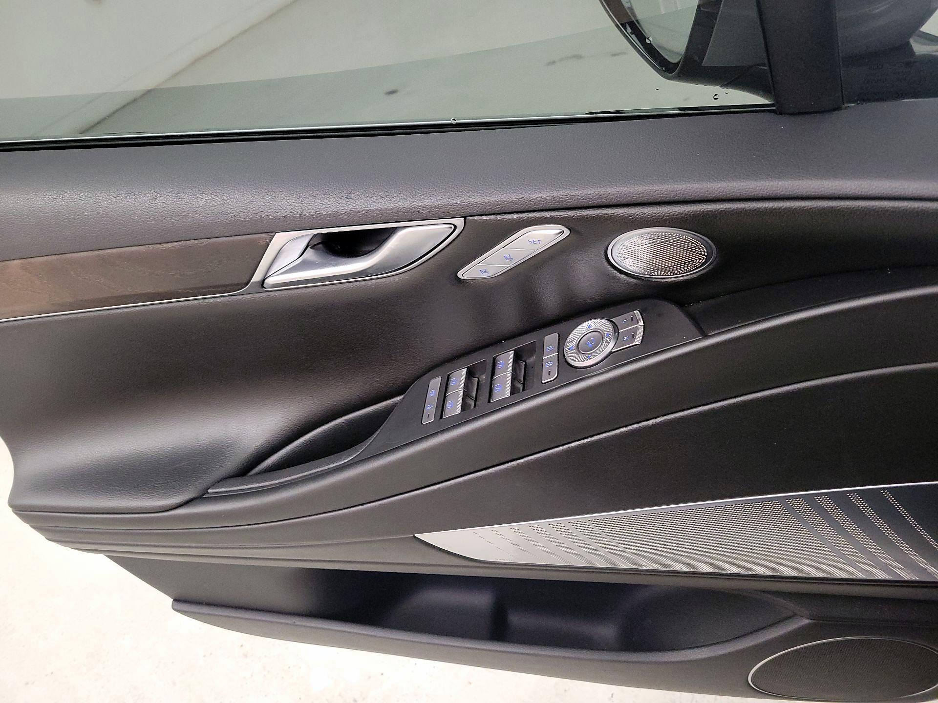 Thumbnail: 2021 Genesis G80 - 12