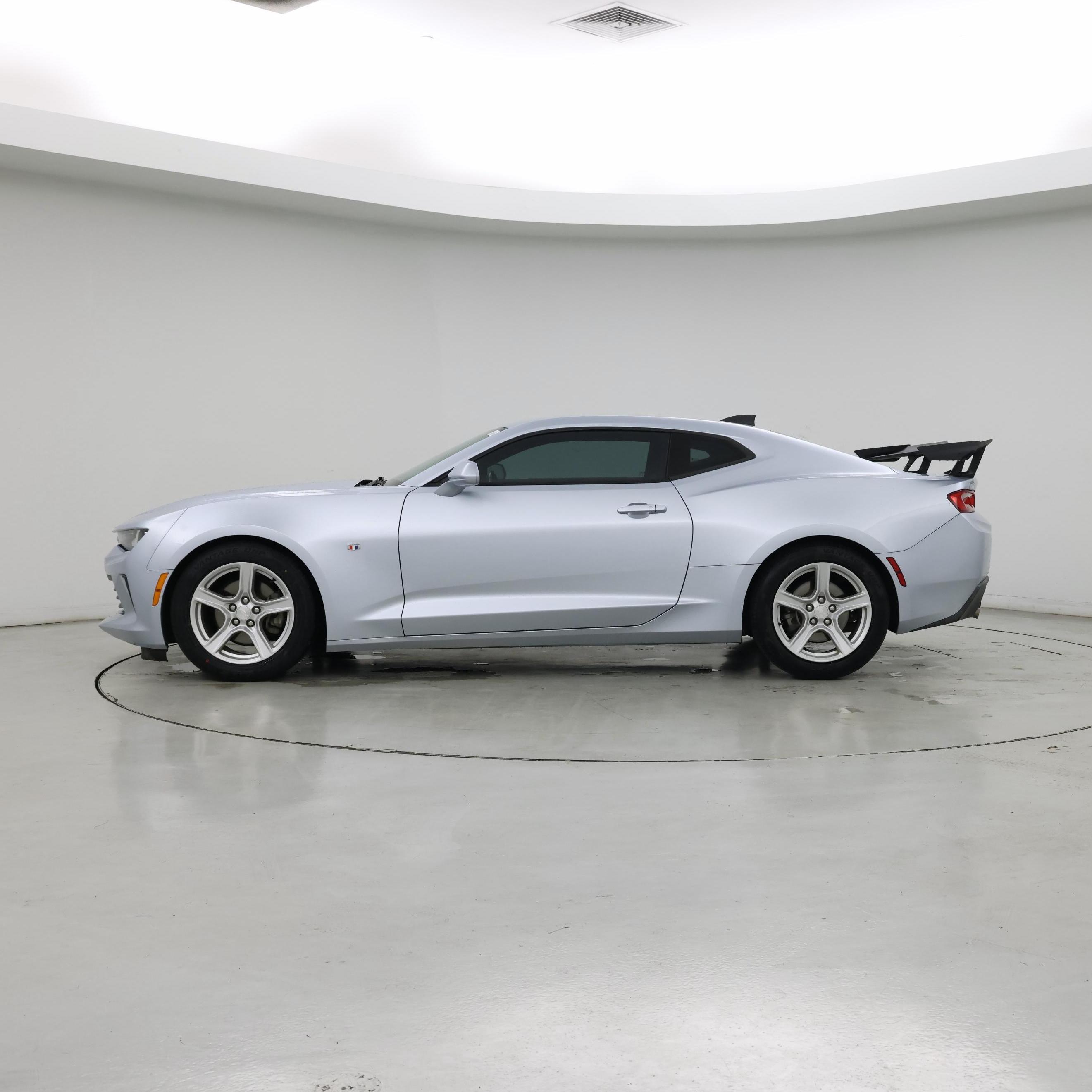 Thumbnail: 2017 Chevrolet Camaro - 3