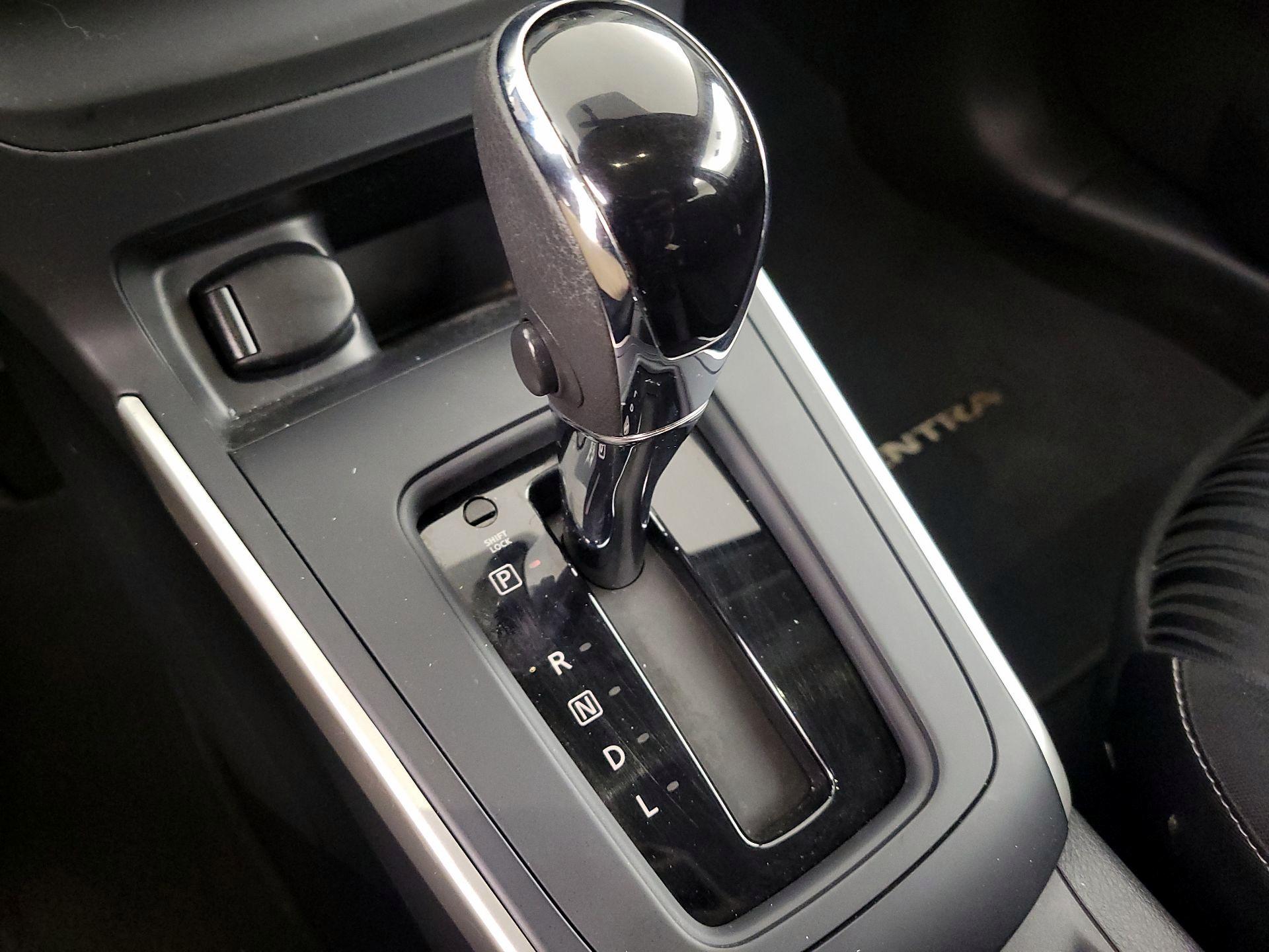 Thumbnail: 2016 Nissan Sentra - 17