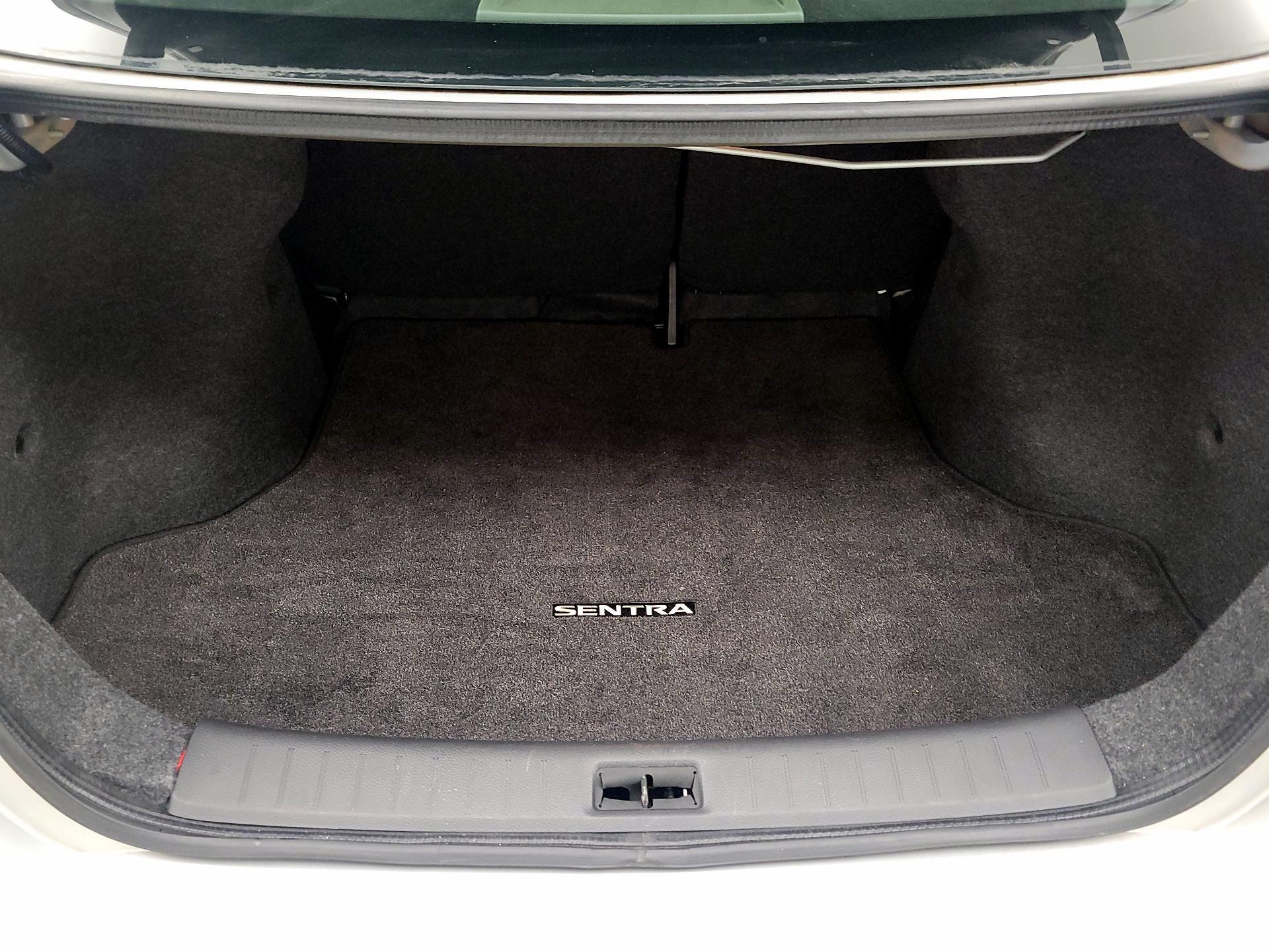 Thumbnail: 2016 Nissan Sentra - 20