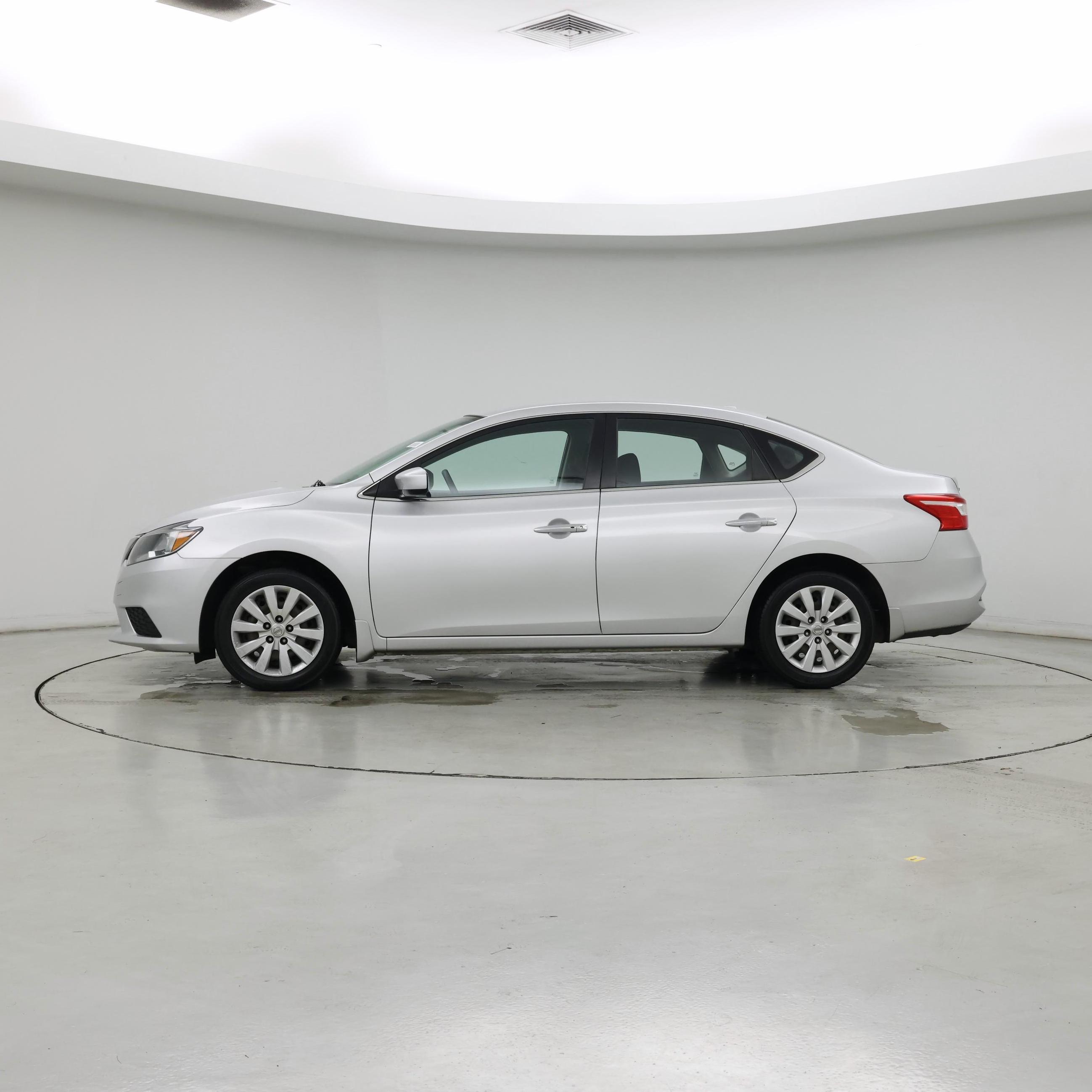 Thumbnail: 2016 Nissan Sentra - 3