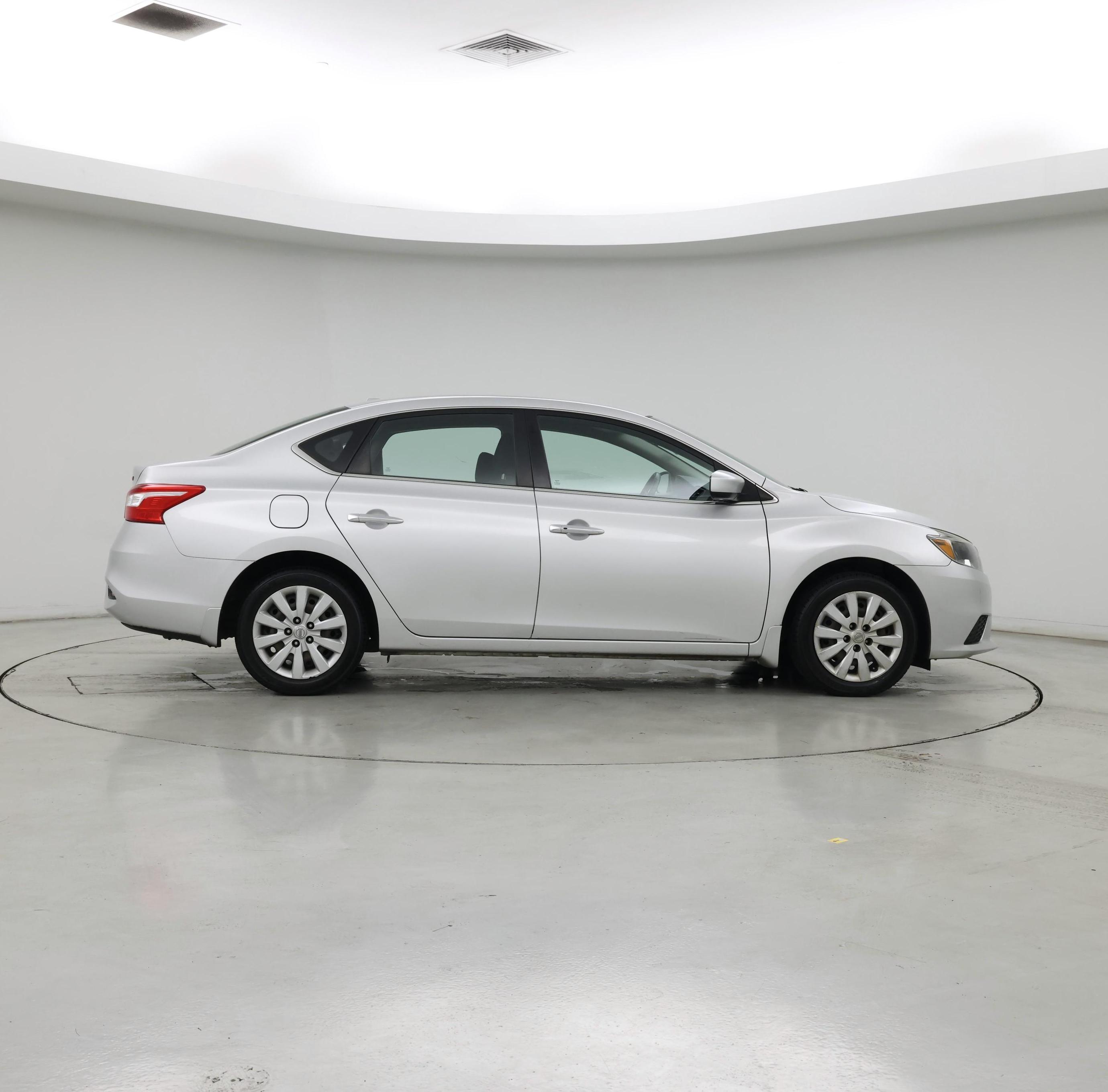 Thumbnail: 2016 Nissan Sentra - 7