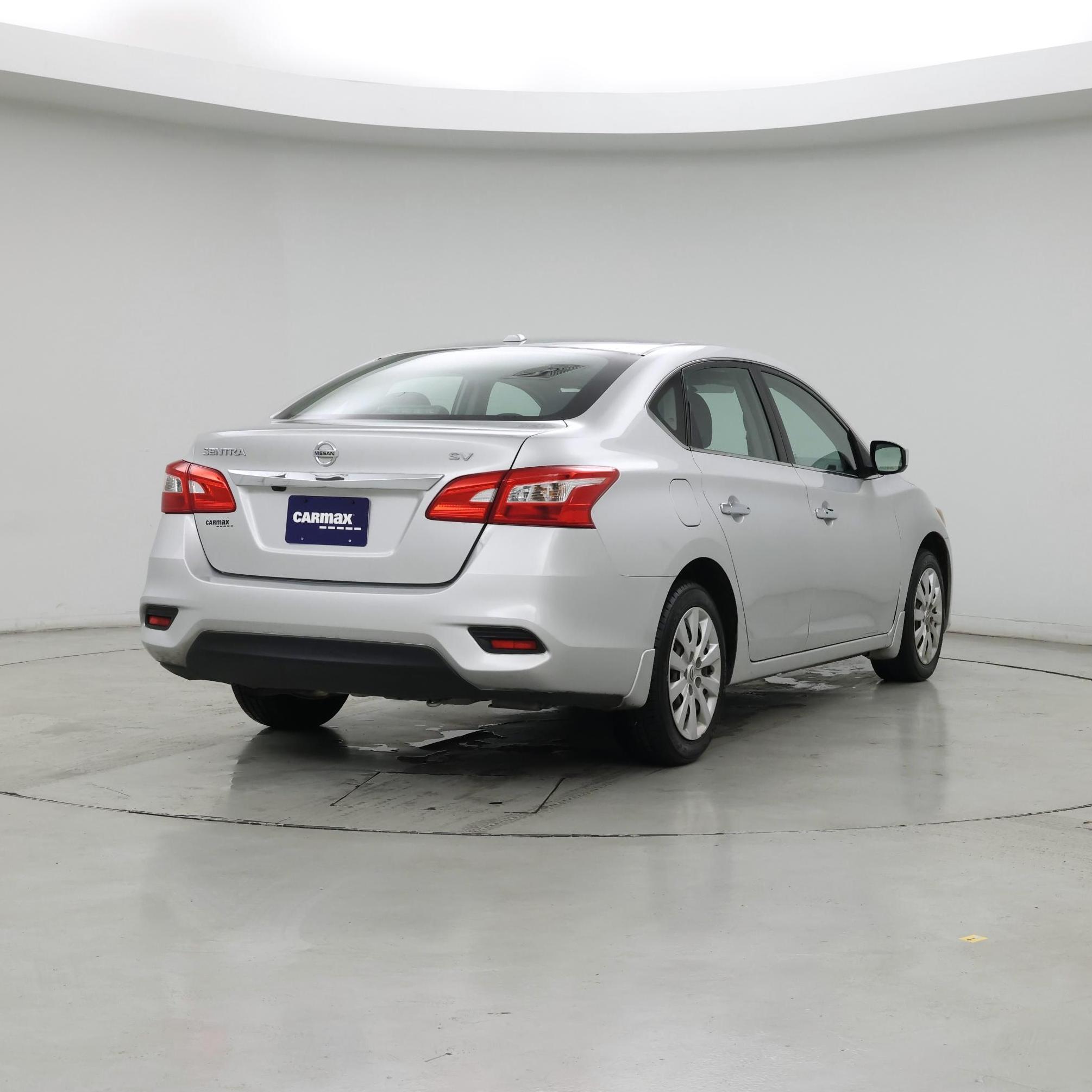 Thumbnail: 2016 Nissan Sentra - 8