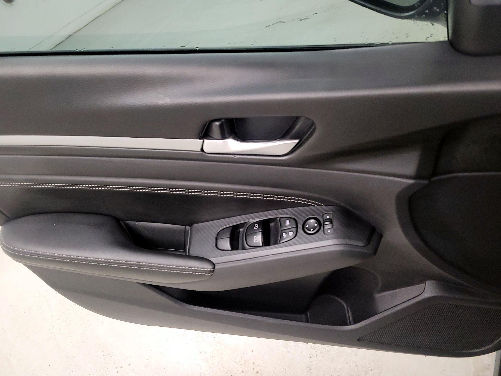 Thumbnail: 2019 Nissan Altima - 12