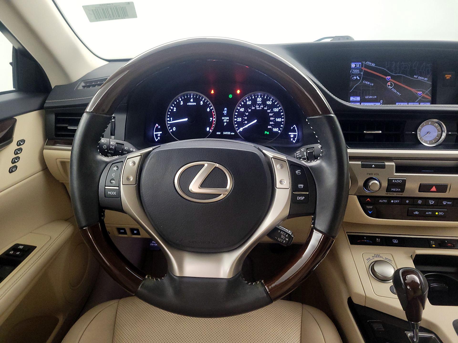 Thumbnail: 2014 Lexus ES - 10