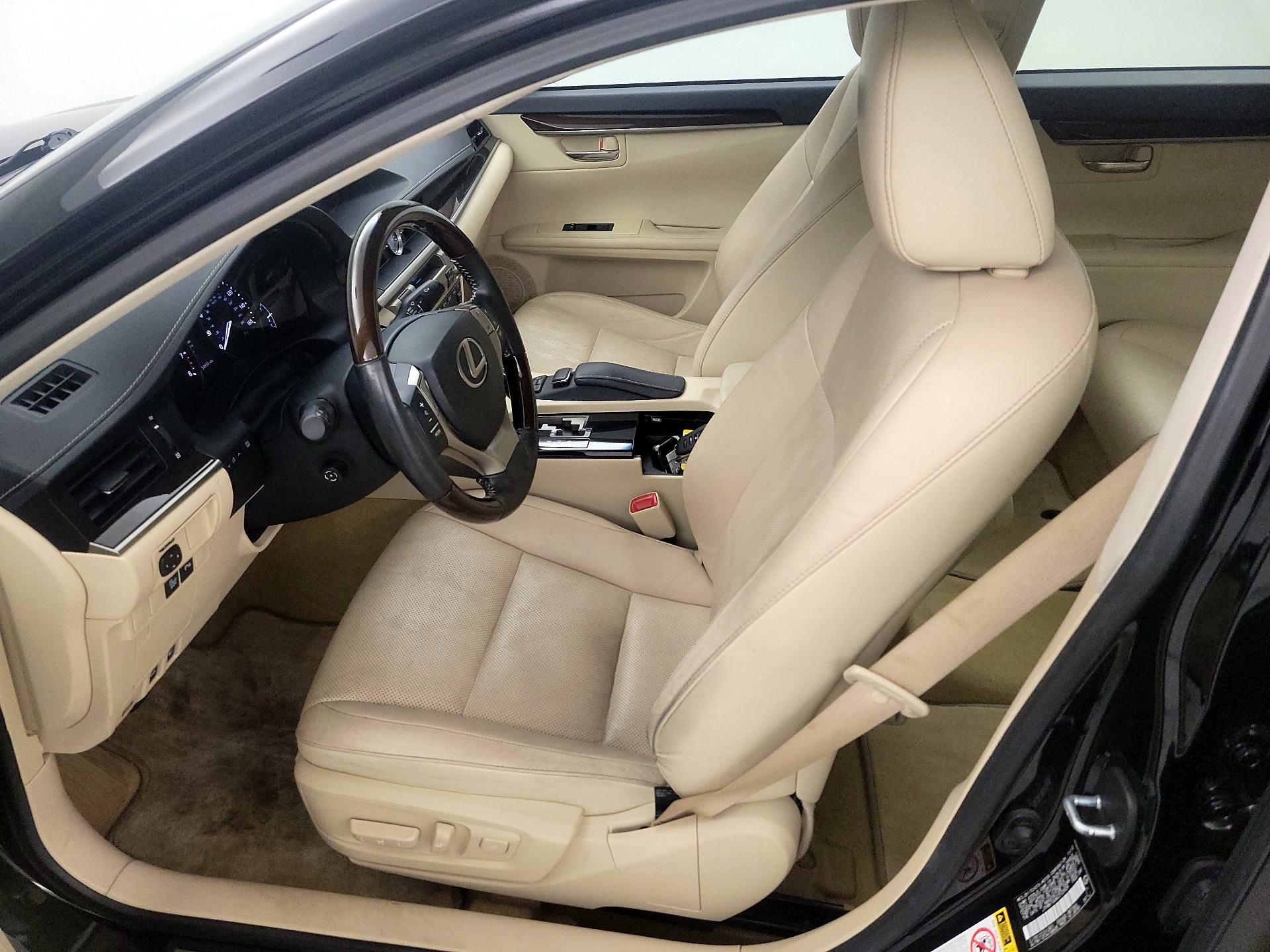 Thumbnail: 2014 Lexus ES - 11