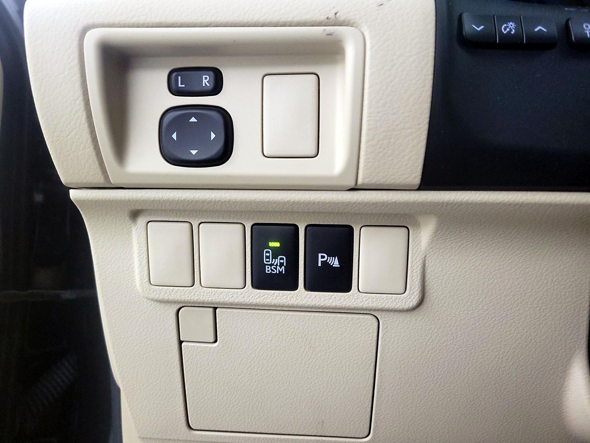 Thumbnail: 2014 Lexus ES - 13