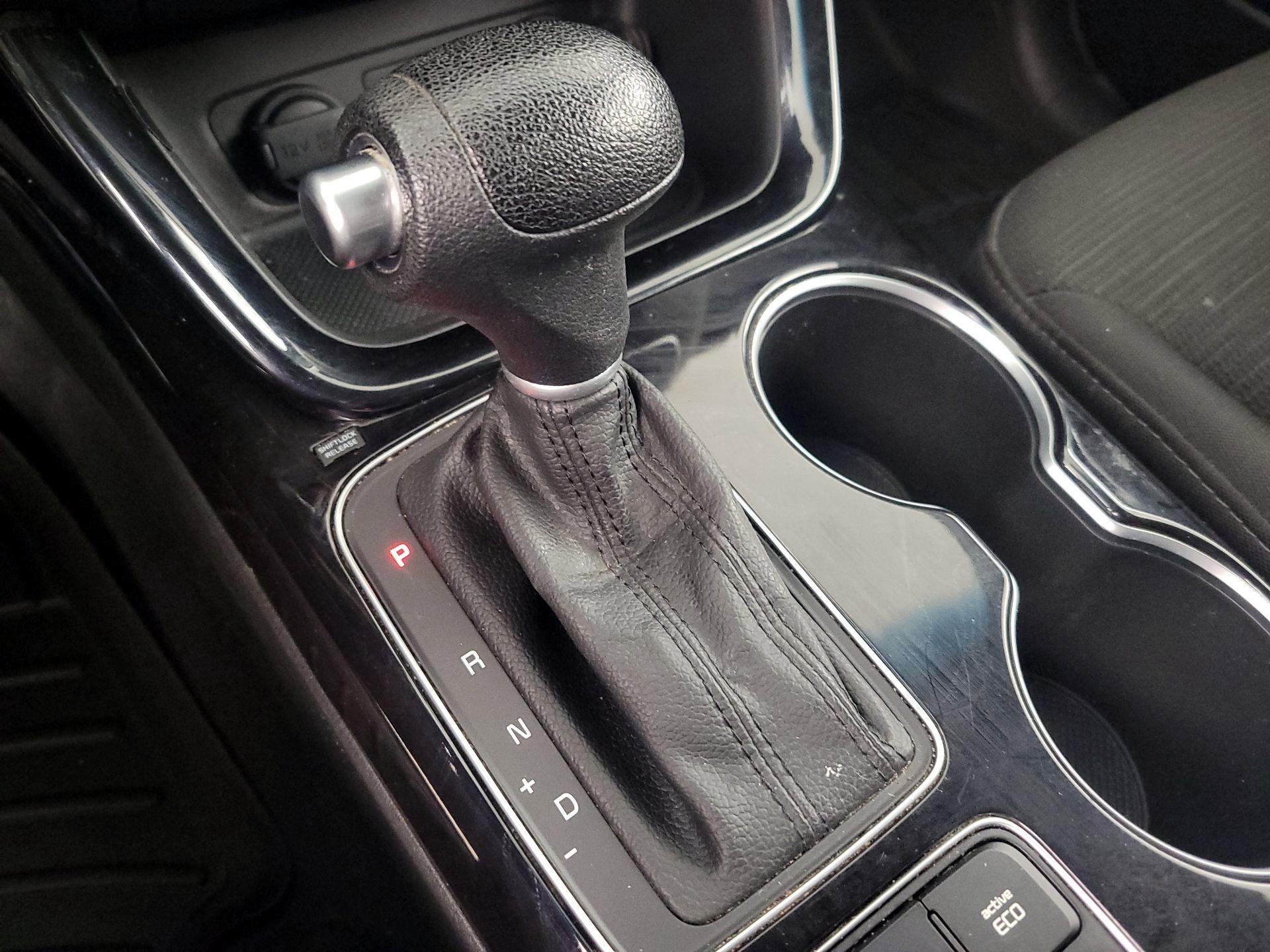 Thumbnail: 2014 Kia Sorento - 16