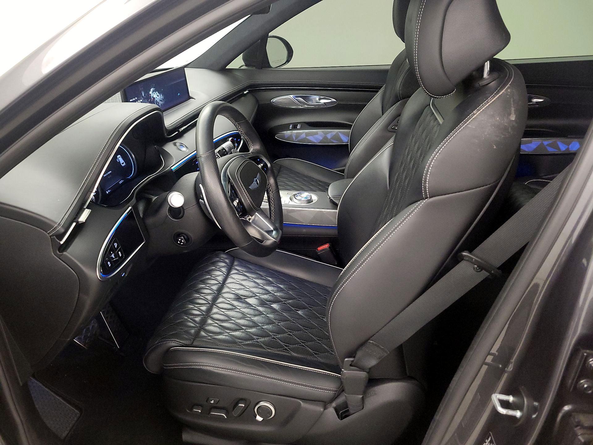 Thumbnail: 2022 Genesis GV70 - 11