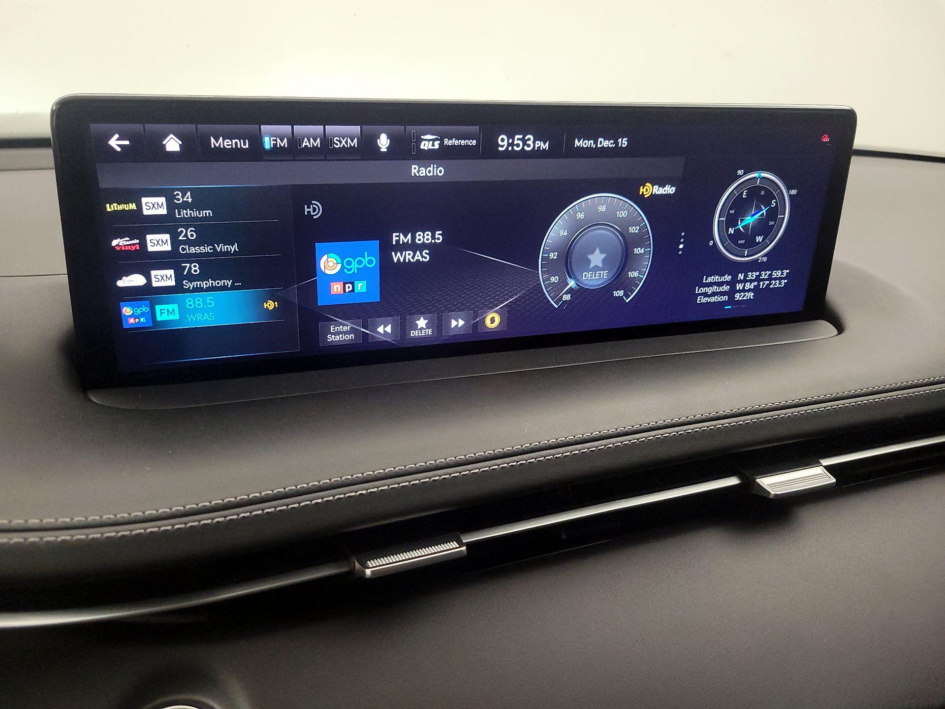 Thumbnail: 2022 Genesis GV70 - 16