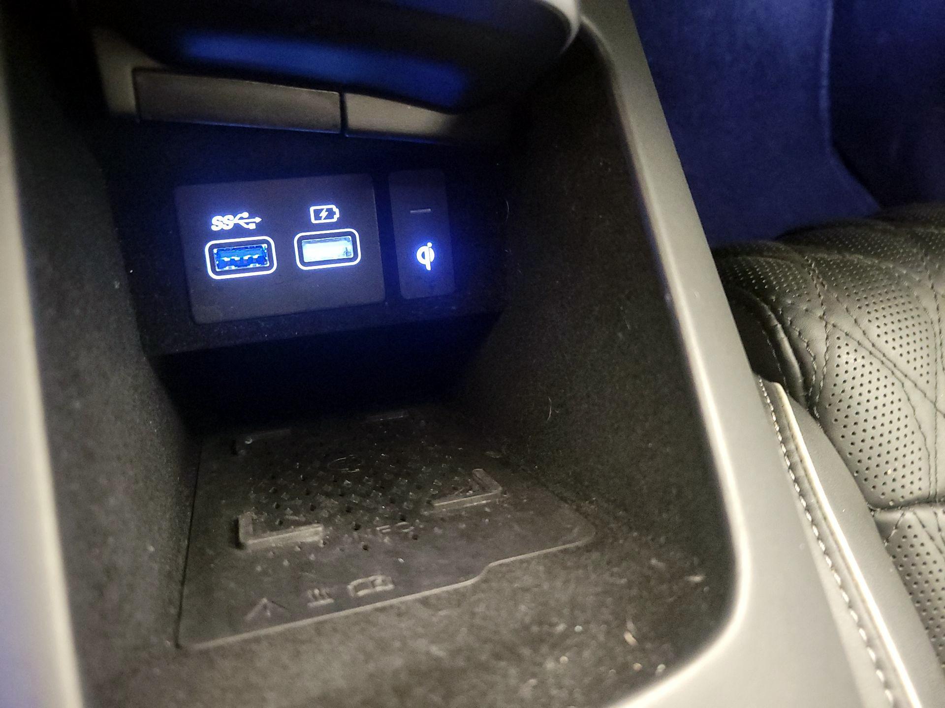 Thumbnail: 2022 Genesis GV70 - 19