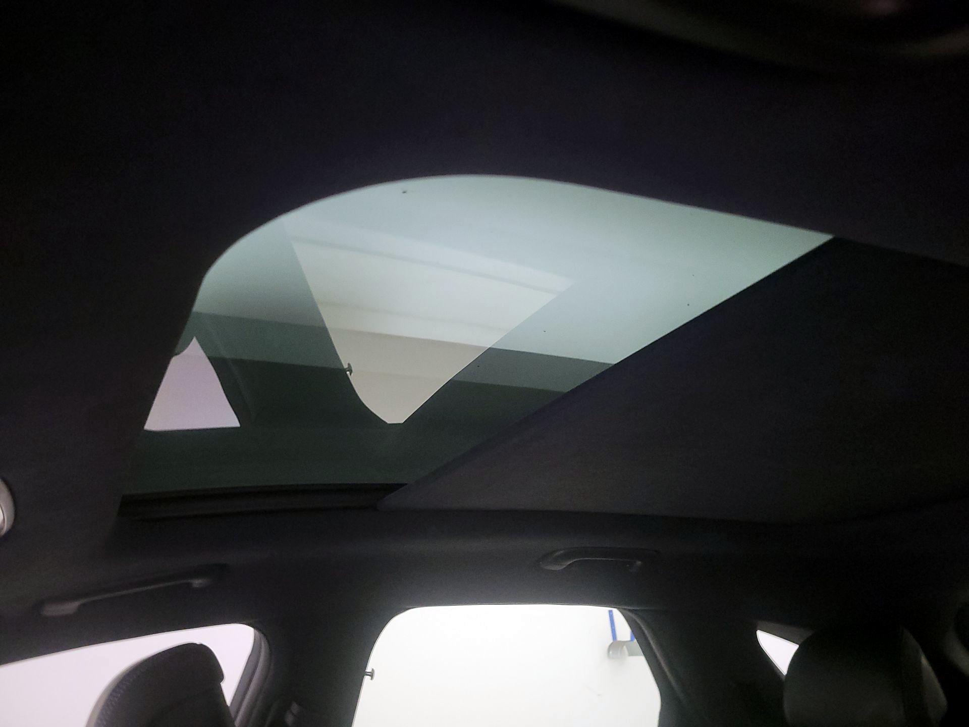 Thumbnail: 2022 Genesis GV70 - 20