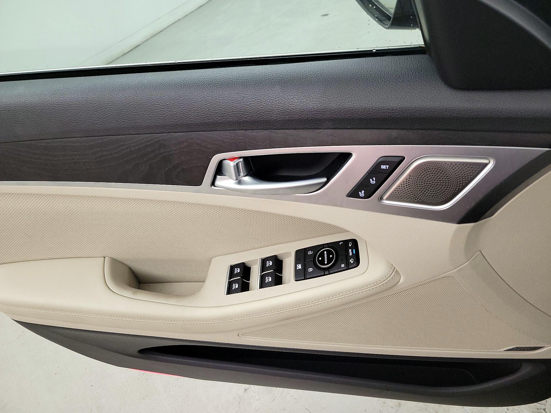 Thumbnail: 2019 Genesis G80 - 12