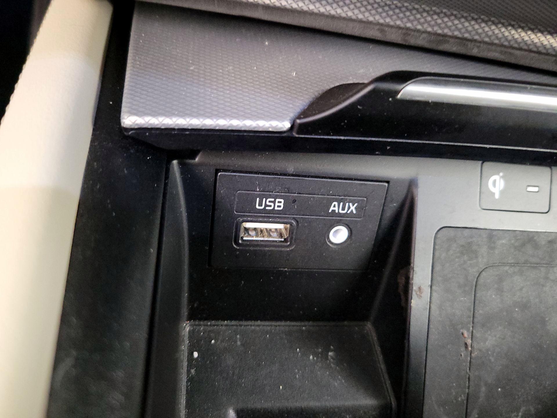 Thumbnail: 2019 Genesis G80 - 19