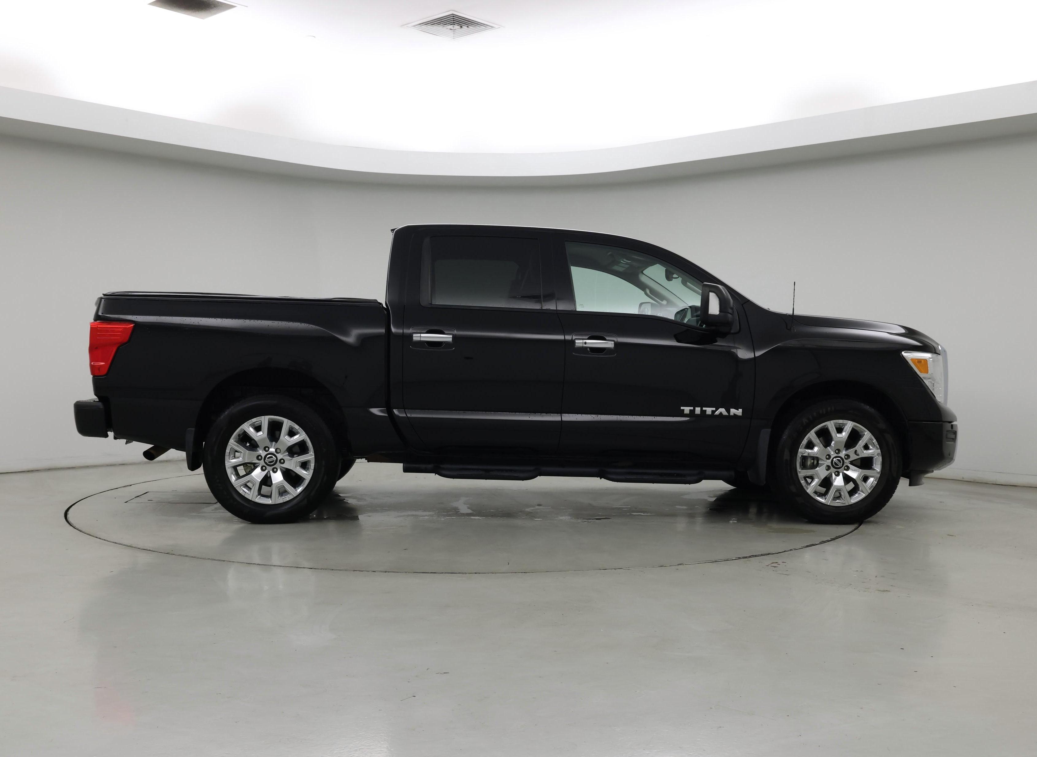 Thumbnail: 2021 Nissan Titan - 7