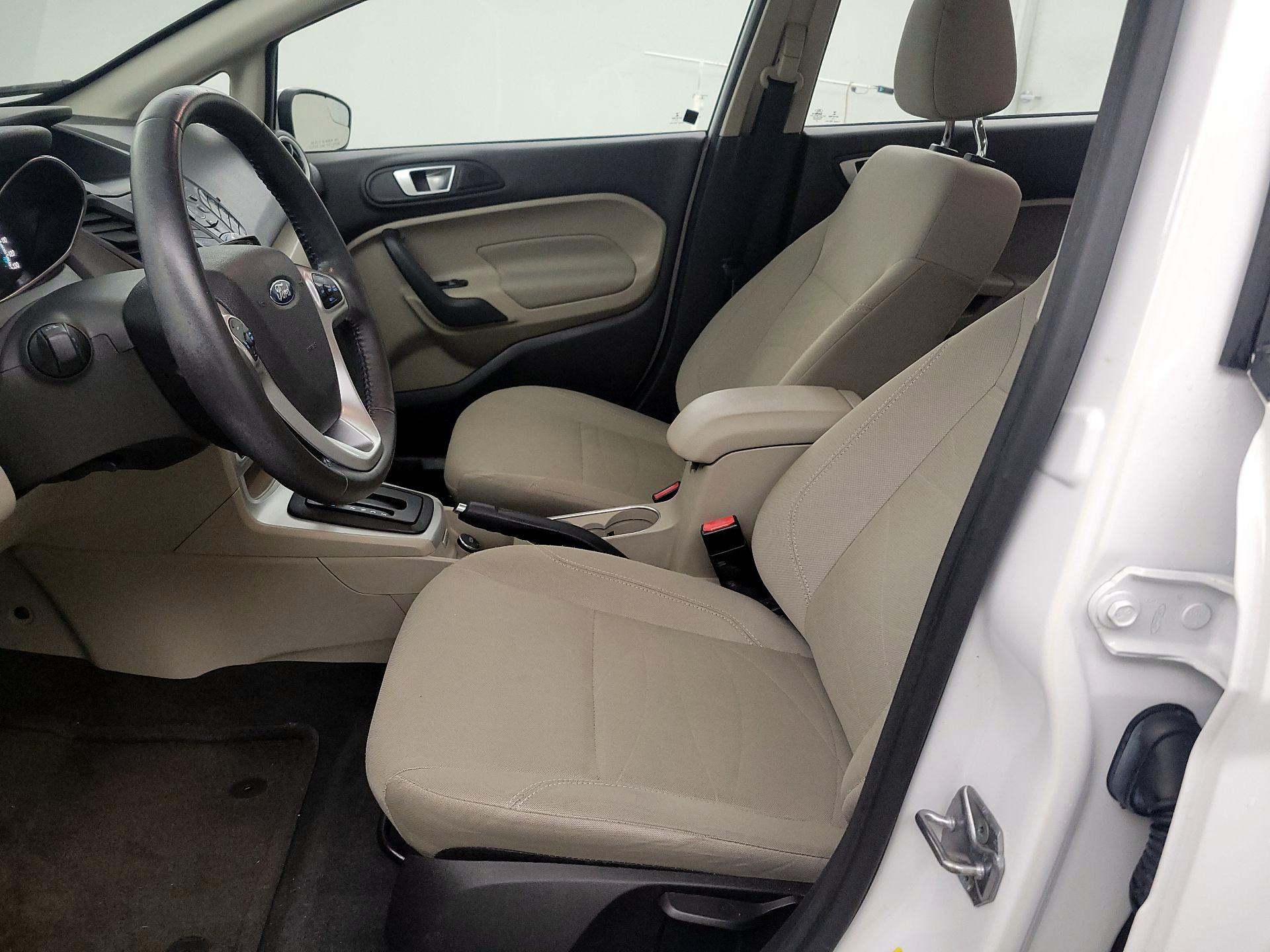 Thumbnail: 2016 Ford Fiesta - 11