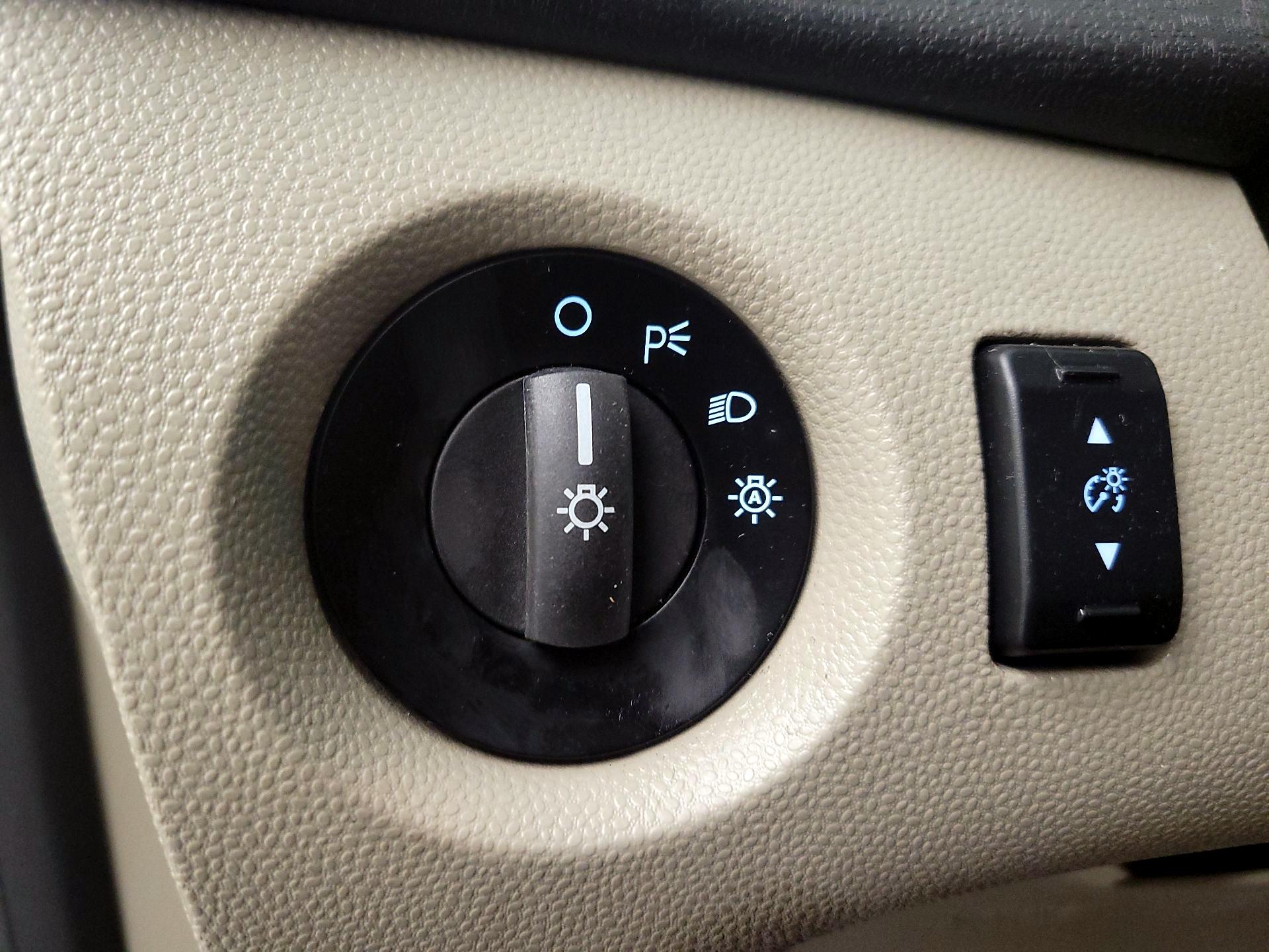 Thumbnail: 2016 Ford Fiesta - 13