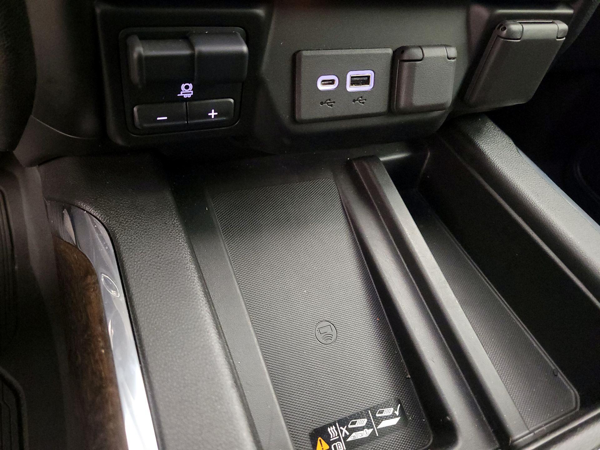 Thumbnail: 2020 GMC Sierra 3500 - 19