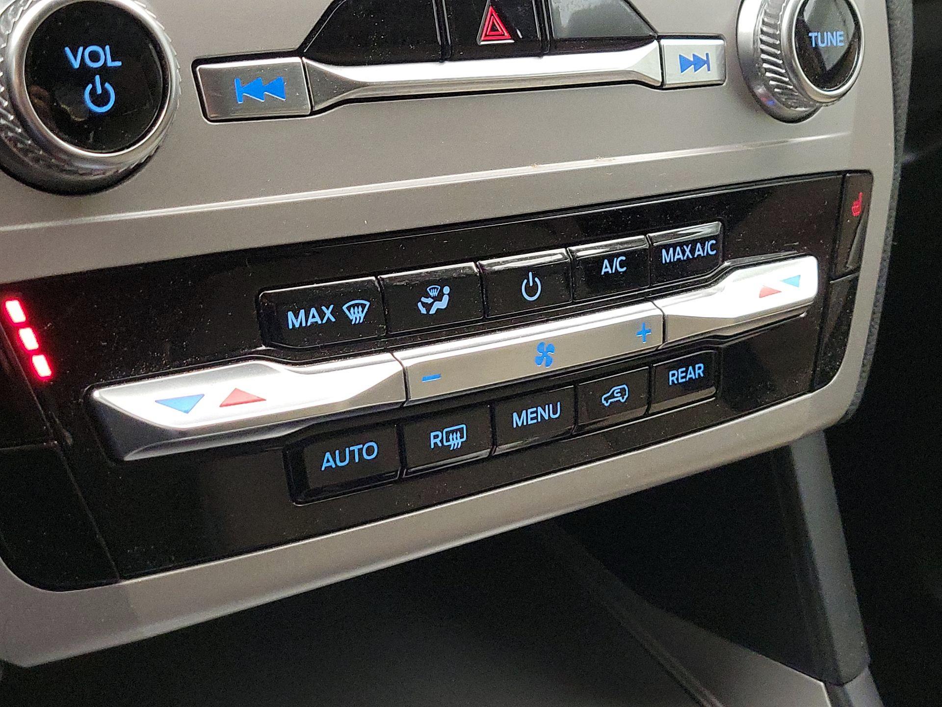 Thumbnail: 2023 Ford Explorer - 16