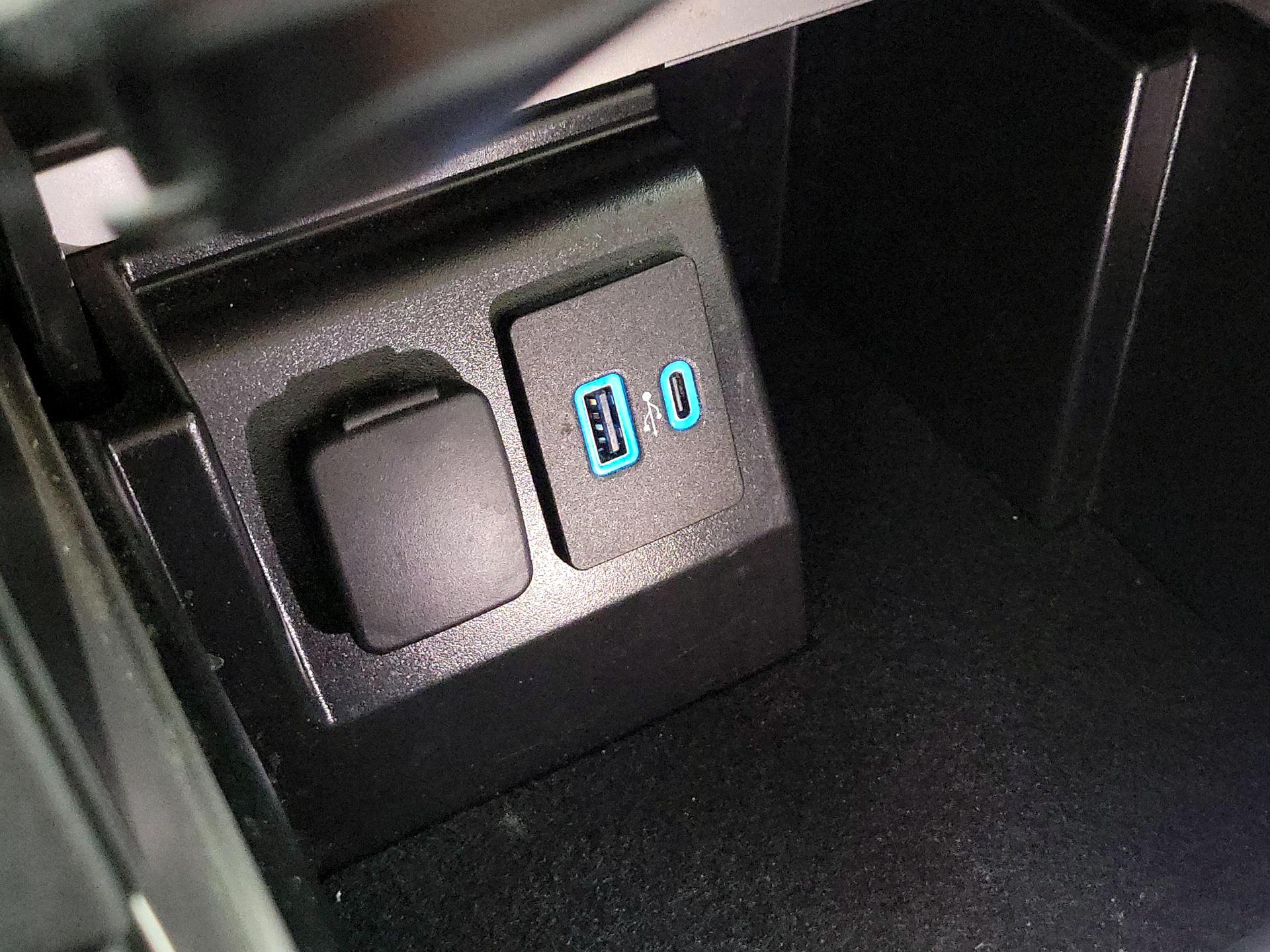 Thumbnail: 2023 Ford Explorer - 18