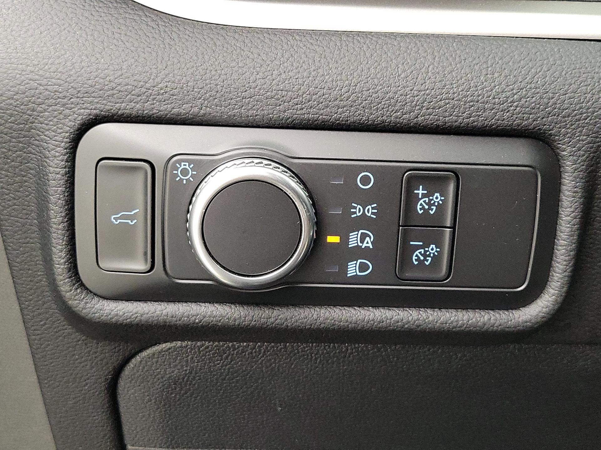 Thumbnail: 2022 Ford Explorer - 13