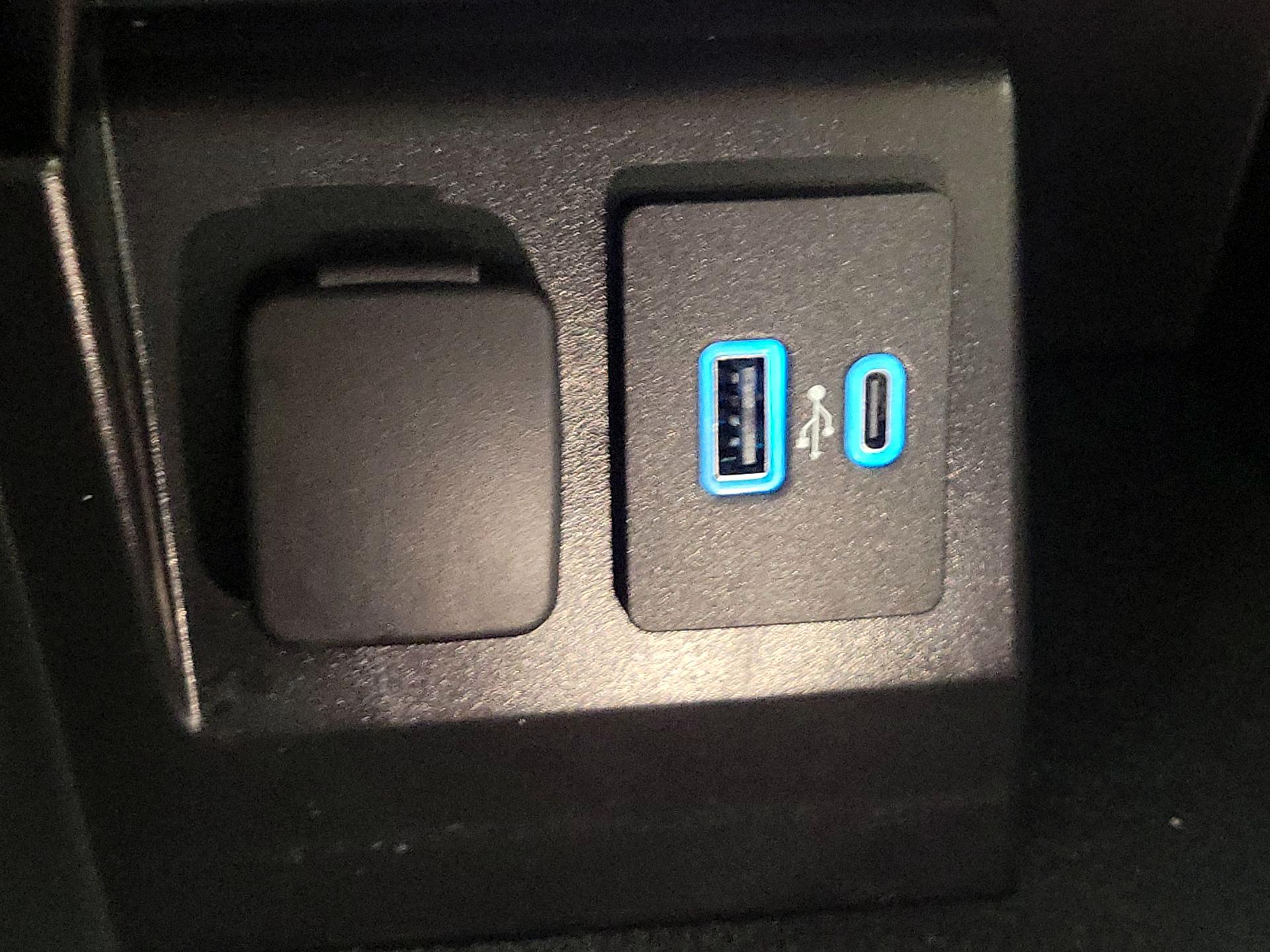 Thumbnail: 2022 Ford Explorer - 18