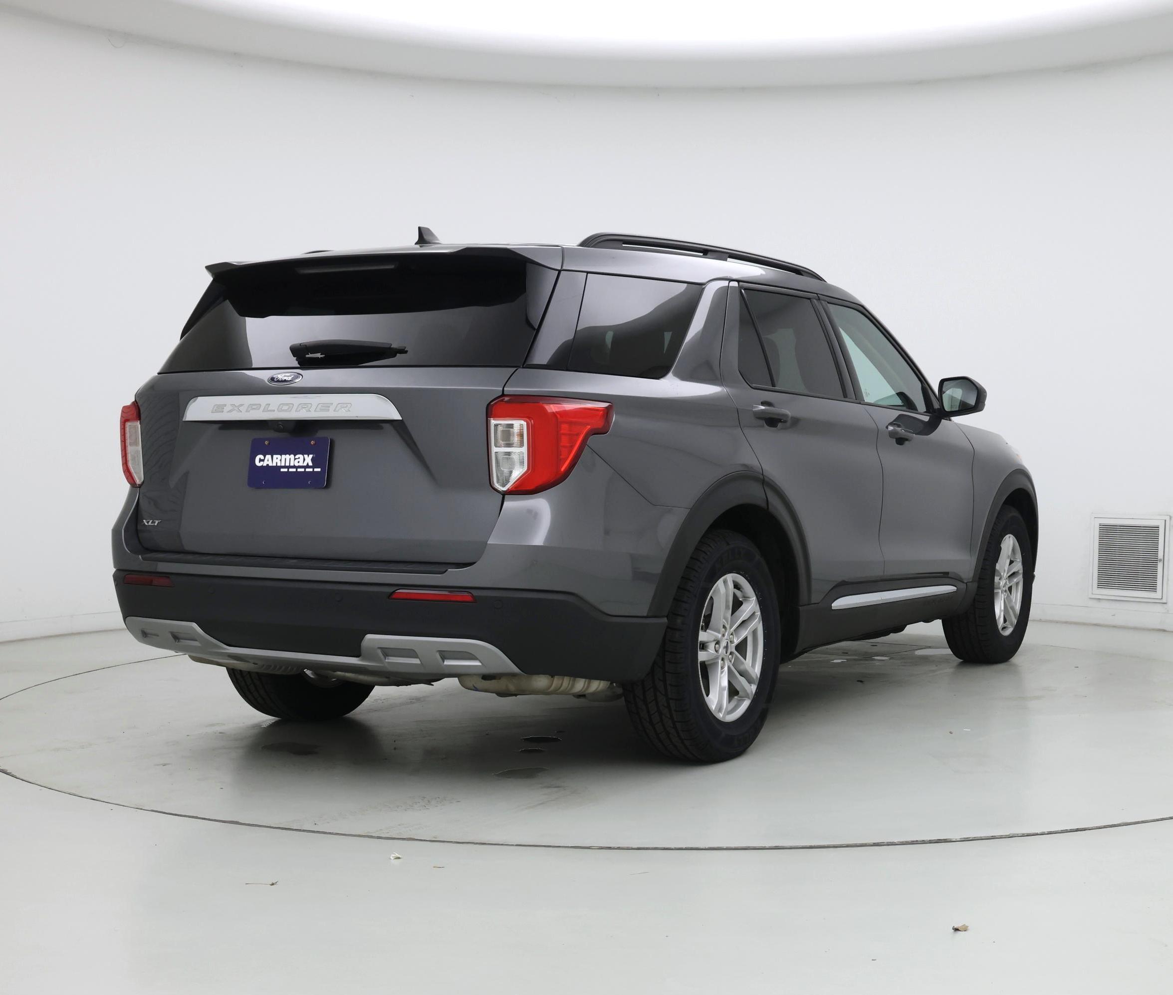 Thumbnail: 2022 Ford Explorer - 8