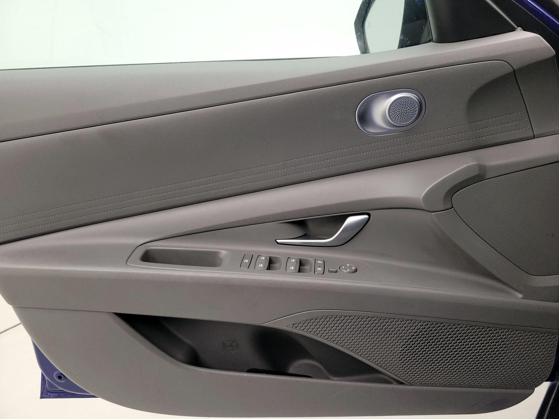 Thumbnail: 2023 Hyundai Elantra - 12