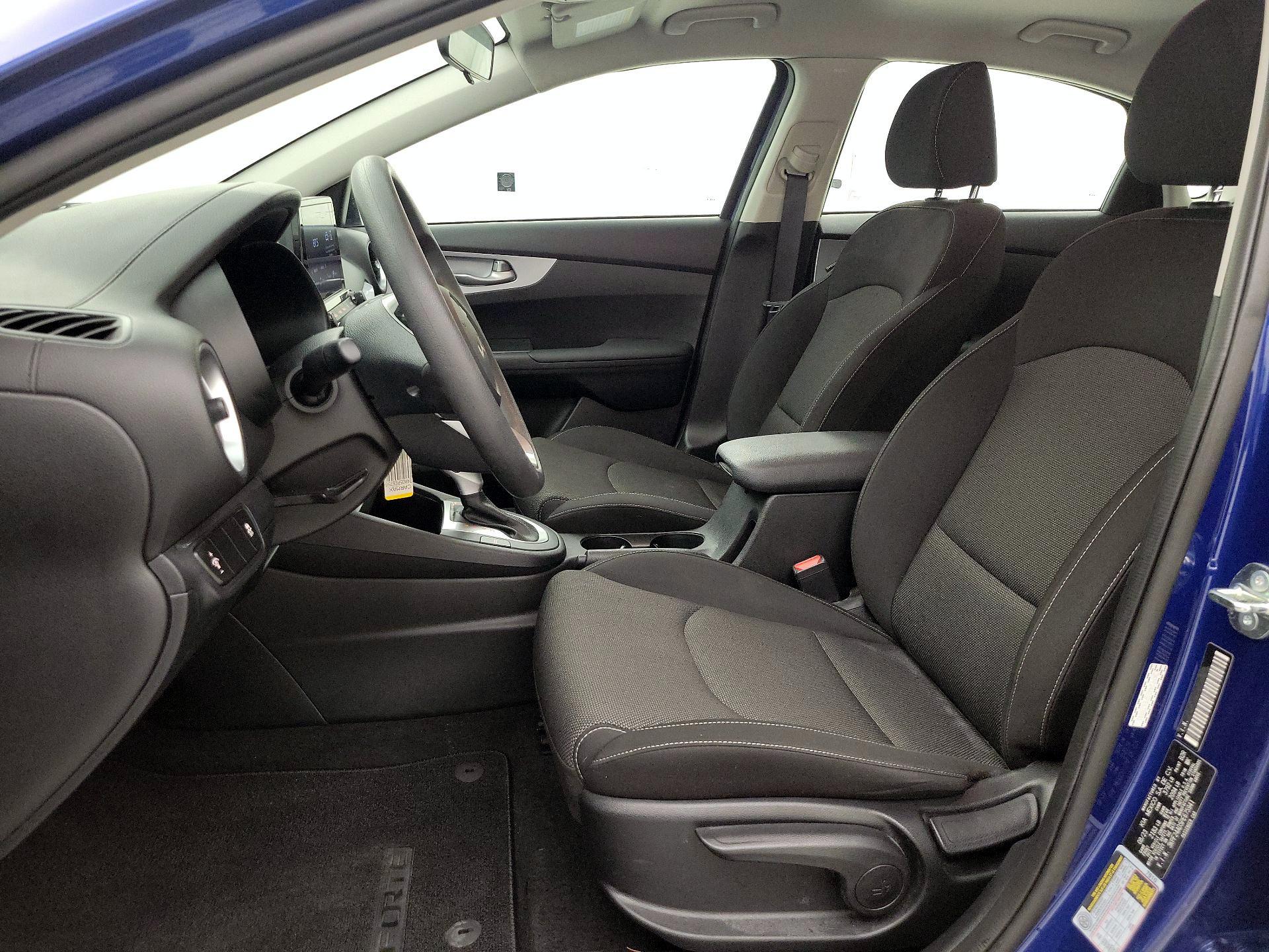 Thumbnail: 2023 Kia Forte - 11