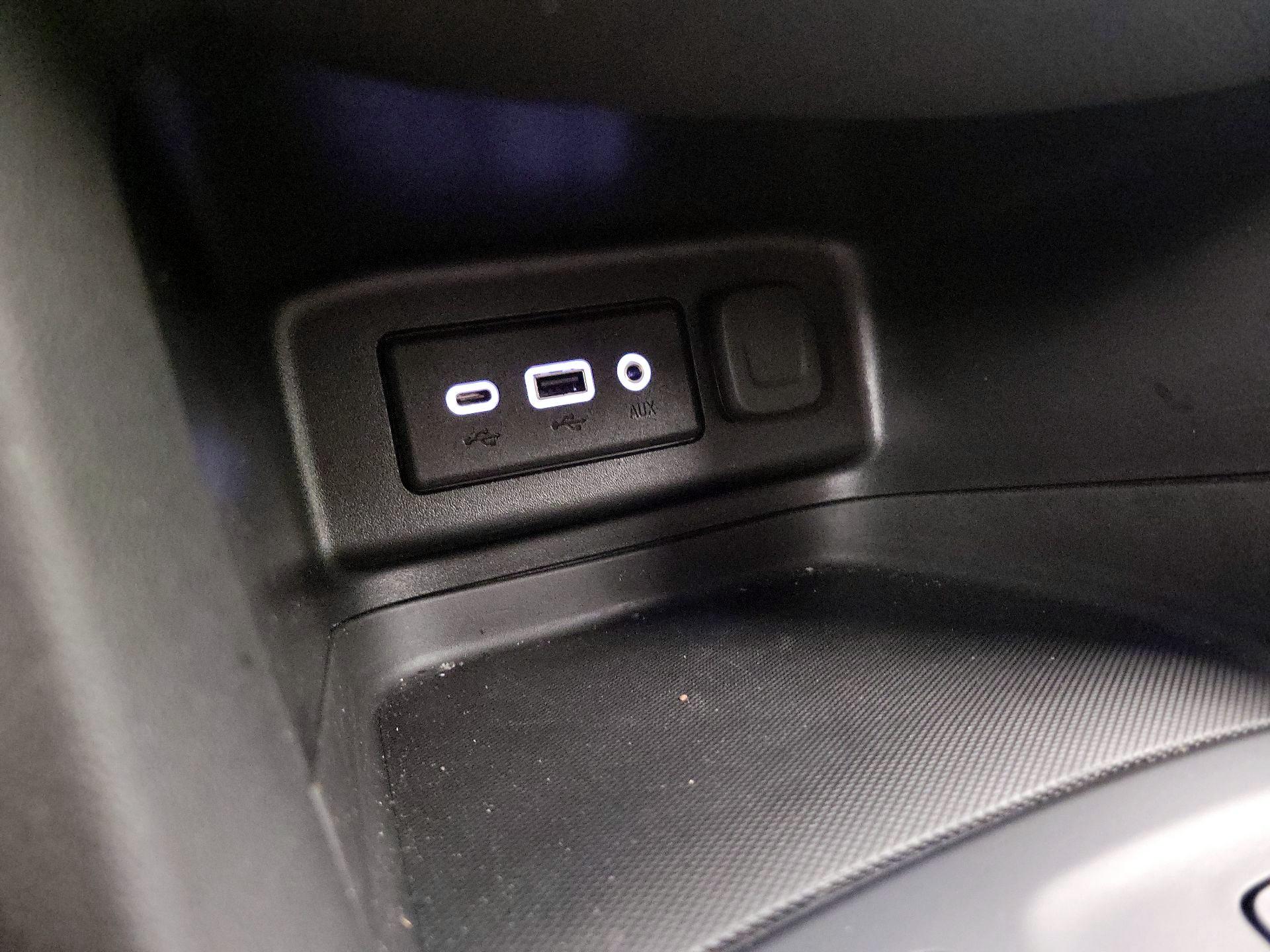 Thumbnail: 2023 Chevrolet Equinox - 18