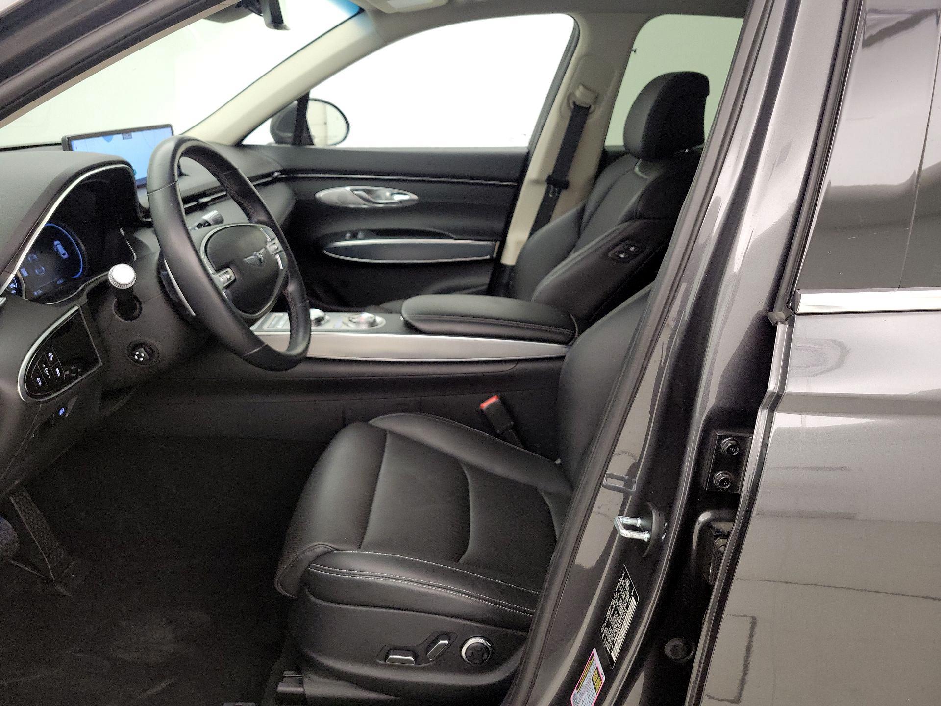 Thumbnail: 2023 Genesis GV70 - 11